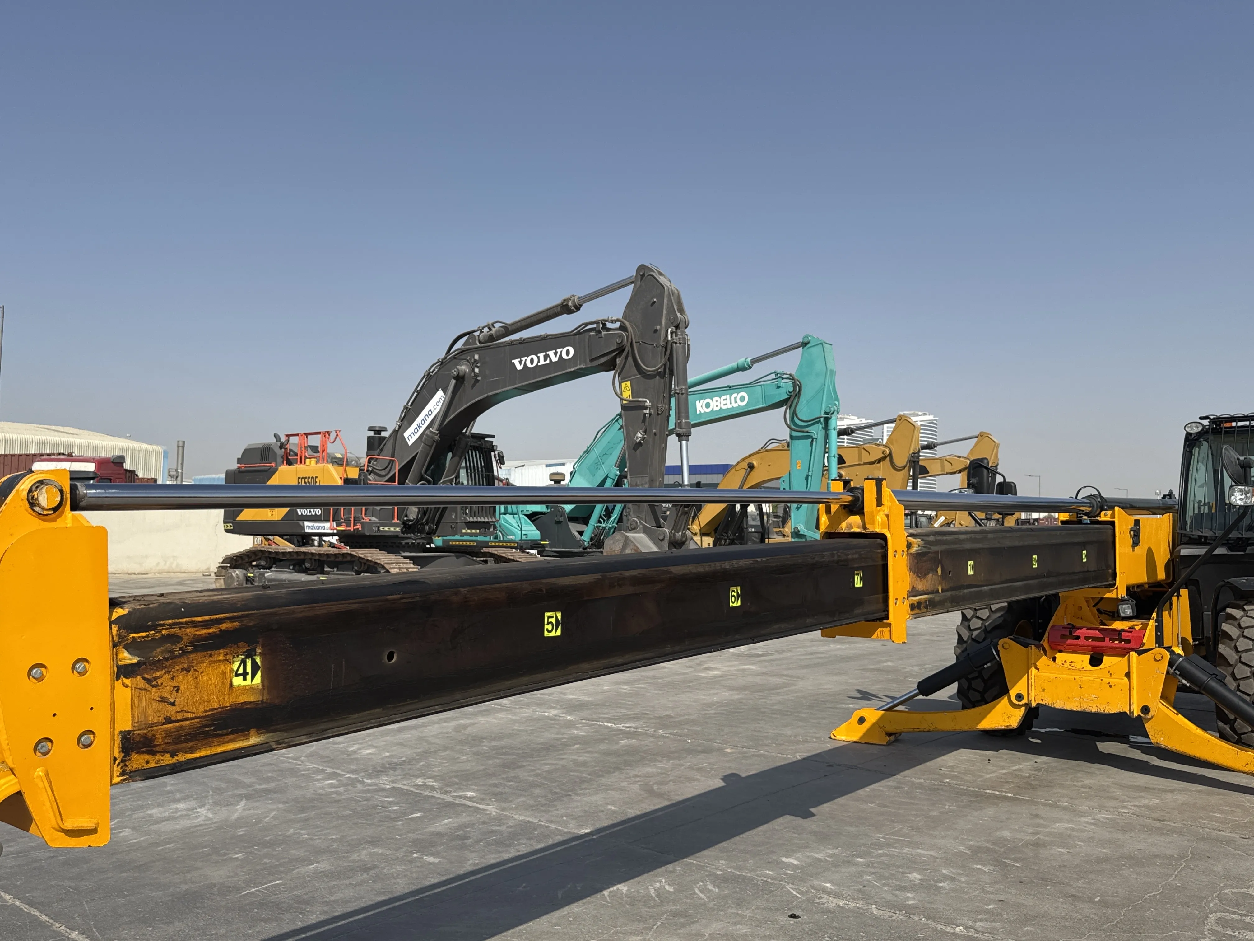THM-002-JCB-540-170-telehandler-inspection-hydraulics-hydraulic-boom-extension-cylinder-2