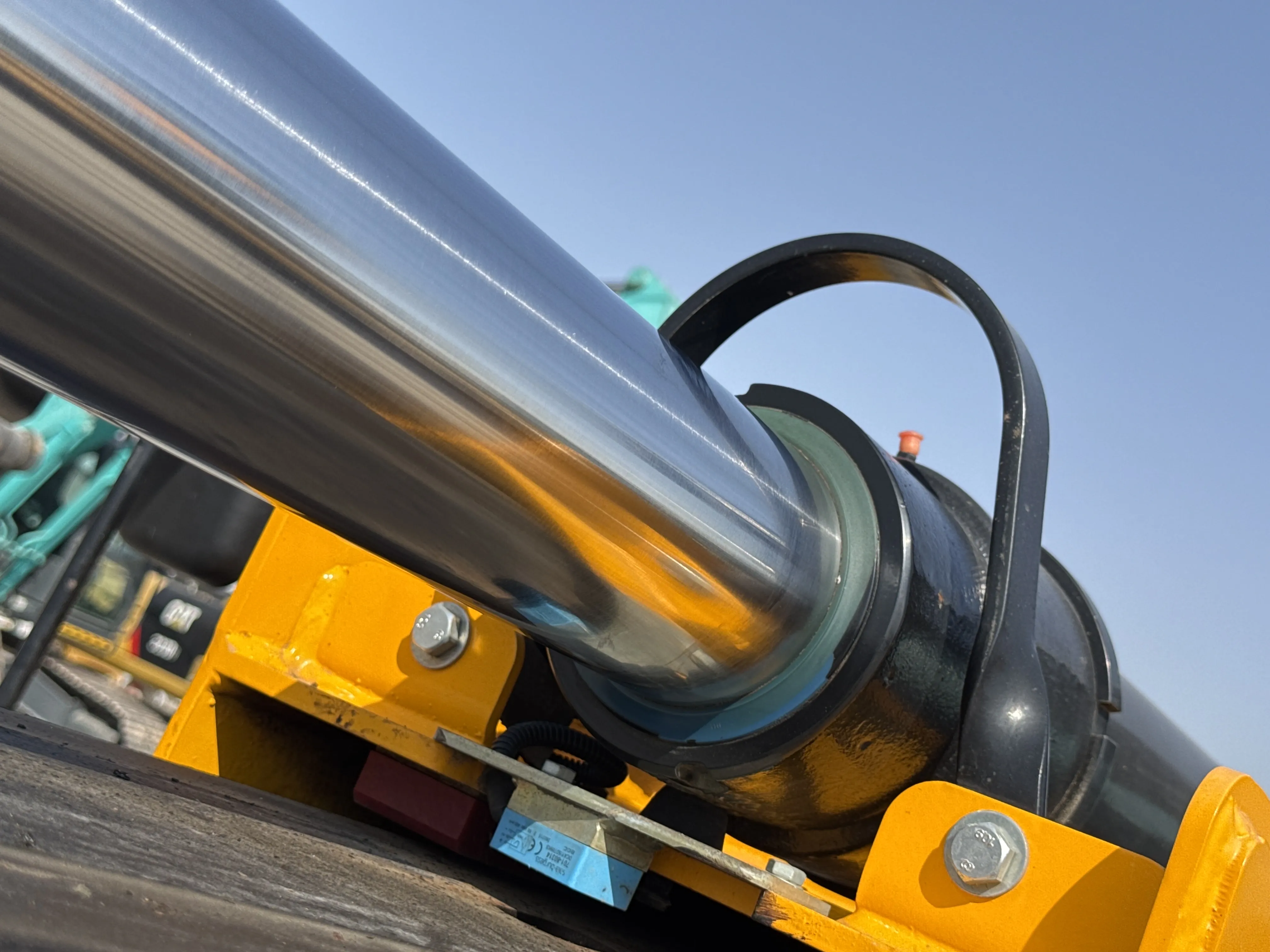 THM-002-JCB-540-170-telehandler-inspection-hydraulics-hydraulic-boom-extension-cylinder-3