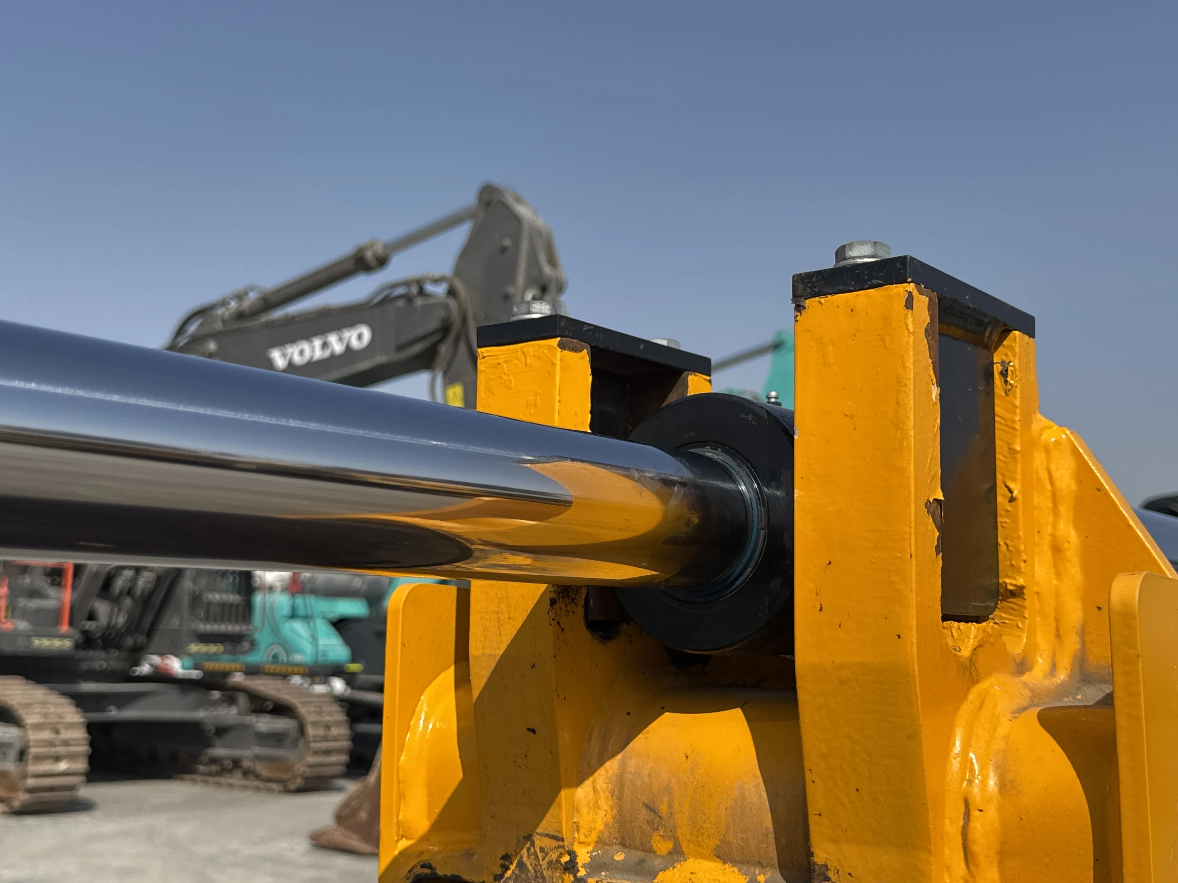 THM-002-JCB-540-170-telehandler-inspection-hydraulics-hydraulic-boom-extension-cylinder-4