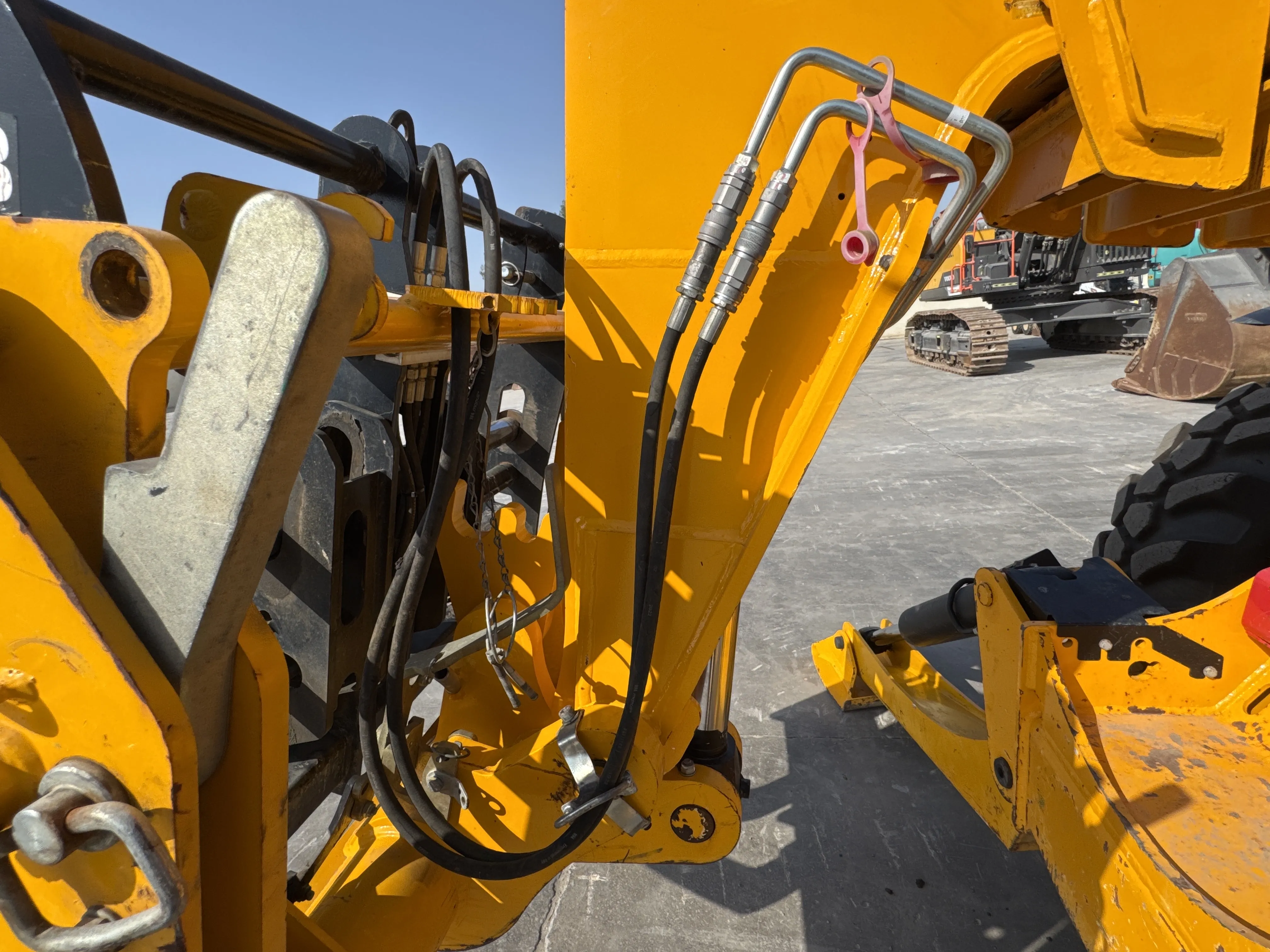 THM-002-JCB-540-170-telehandler-inspection-hydraulics-hydraulic-hoses-and-lines-1