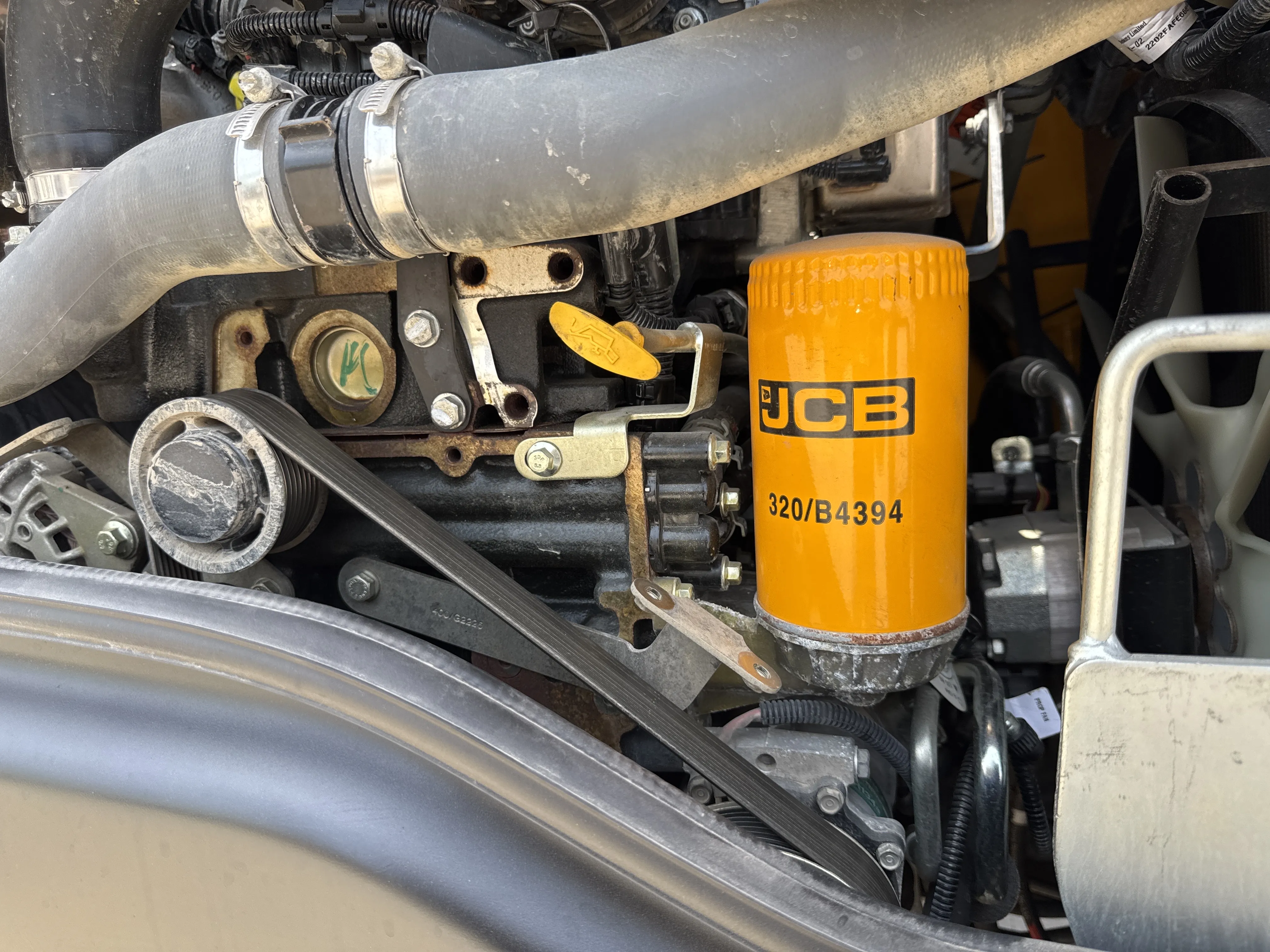 THM-002-JCB-540-170-telehandler-inspection-engine-engine-oil-leaks-1