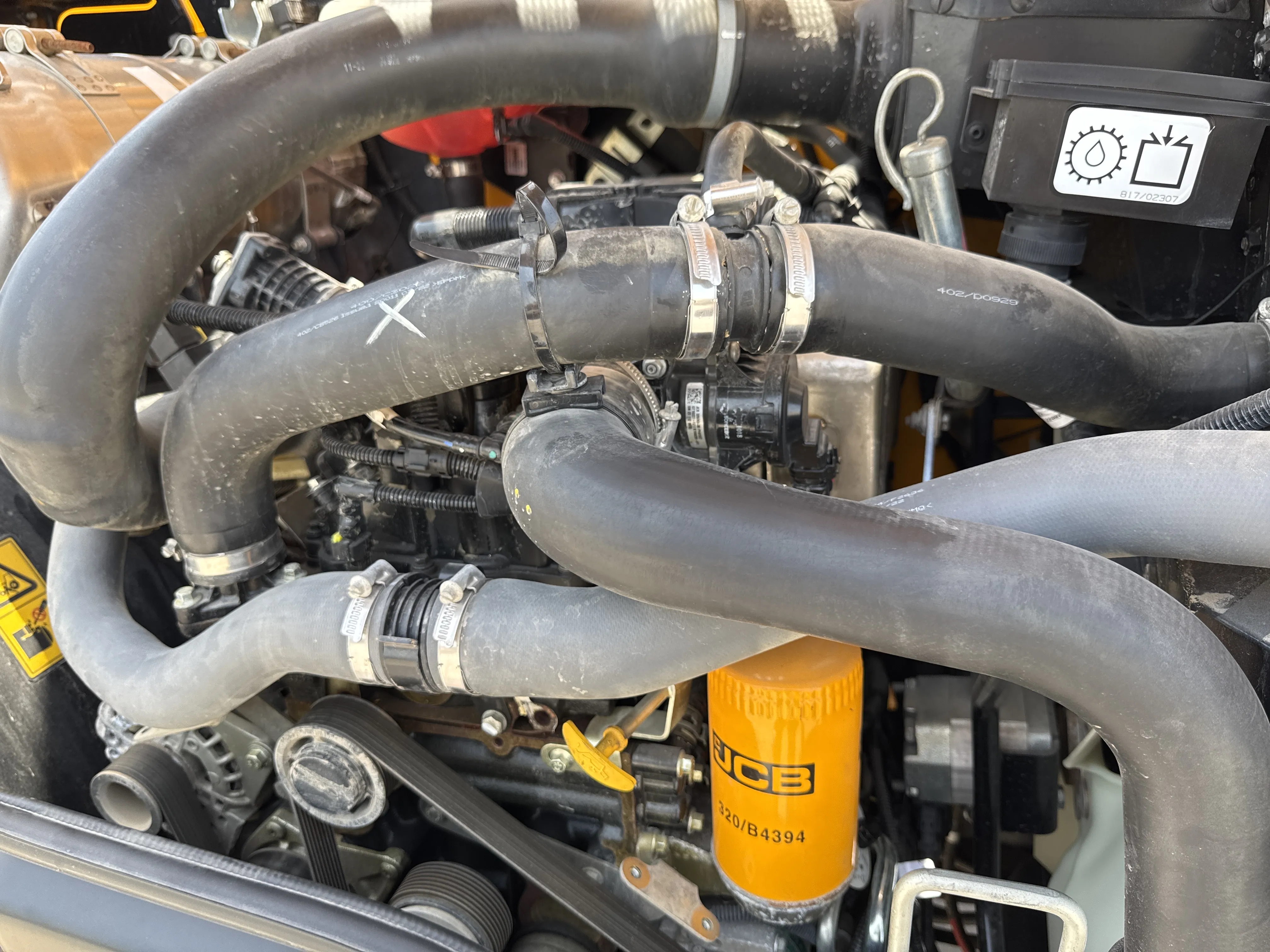 THM-002-JCB-540-170-telehandler-inspection-engine-hoses-3
