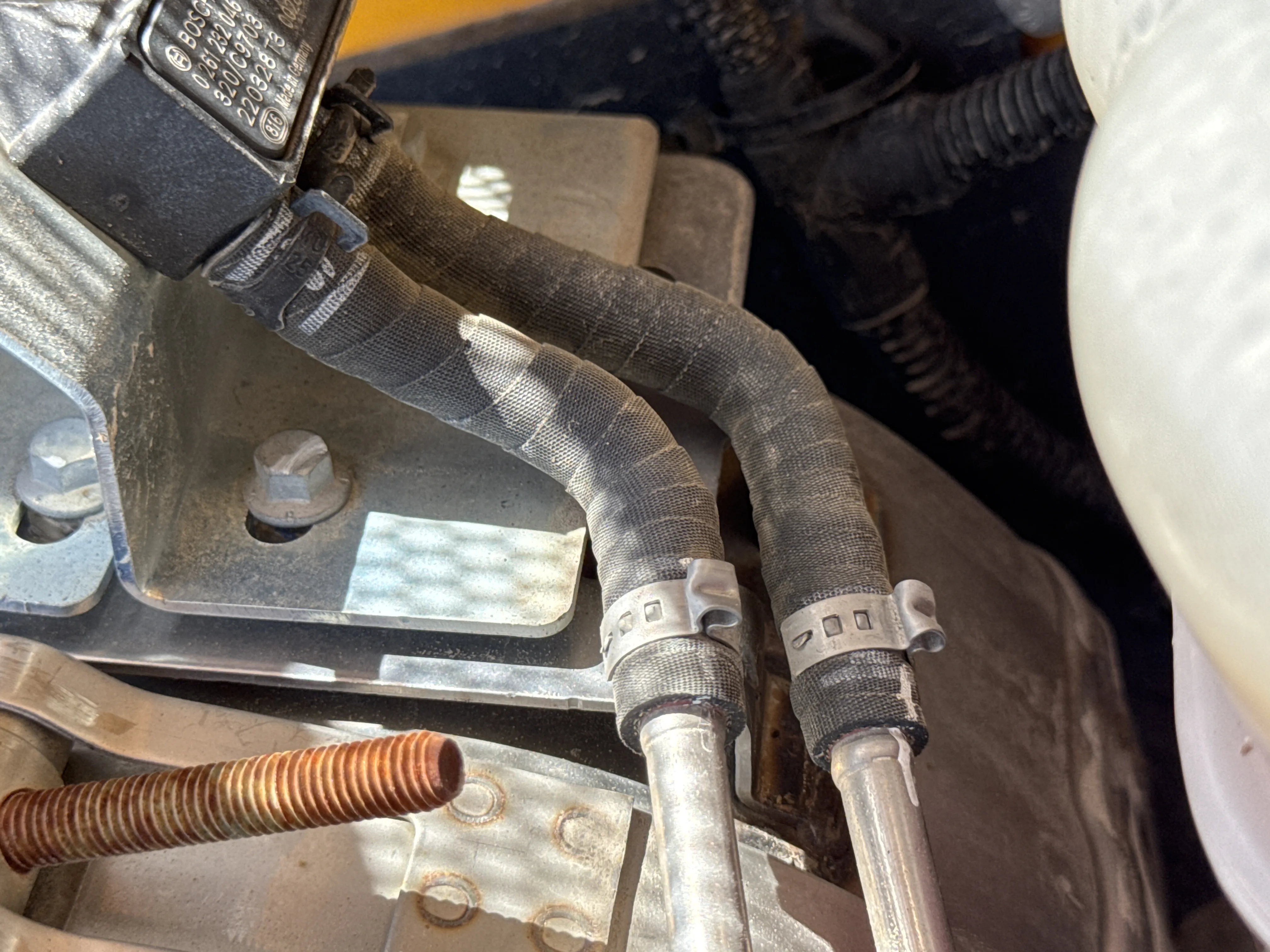 THM-002-JCB-540-170-telehandler-inspection-engine-hoses-6