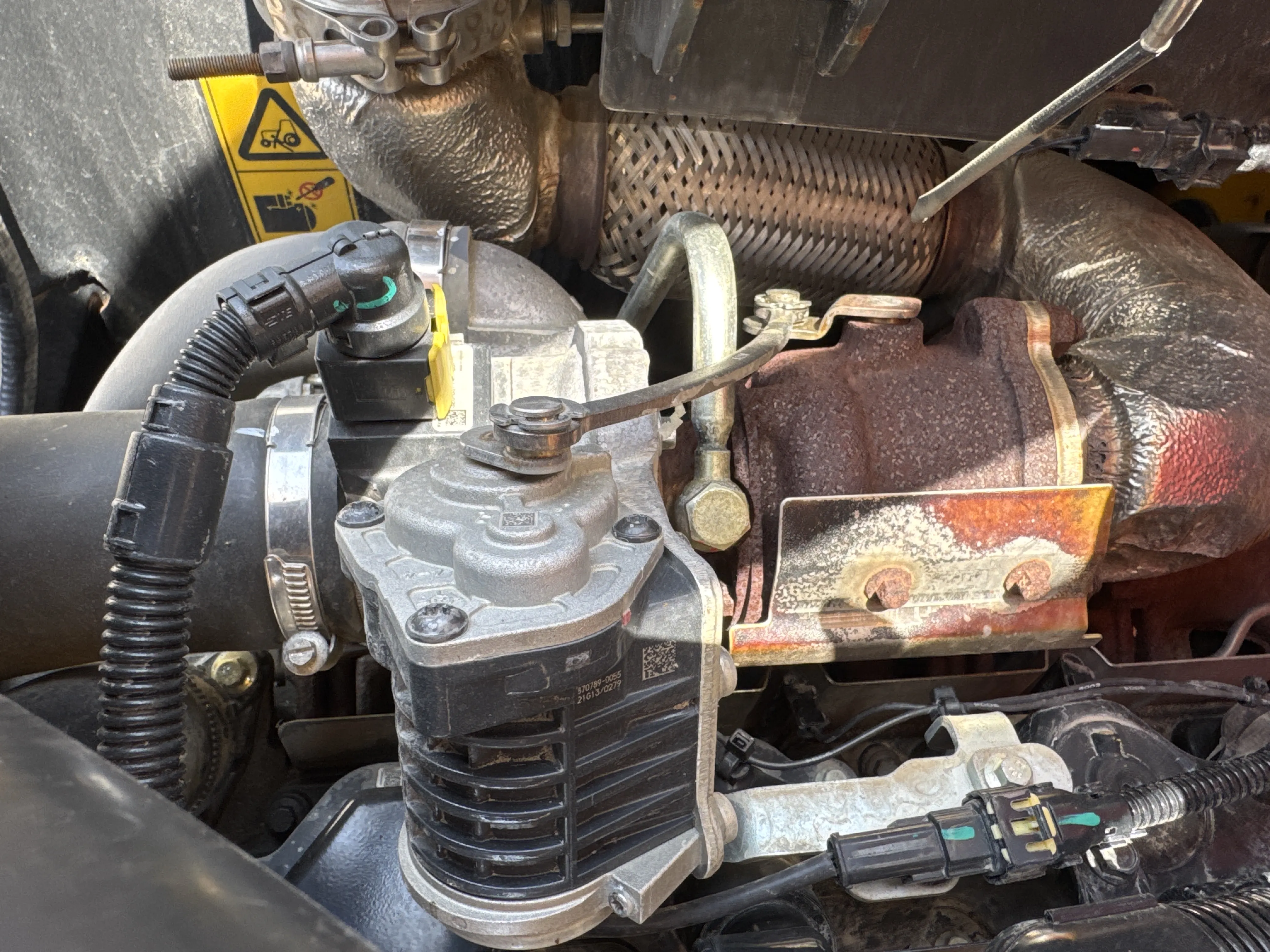 THM-002-JCB-540-170-telehandler-inspection-engine-turbo-2