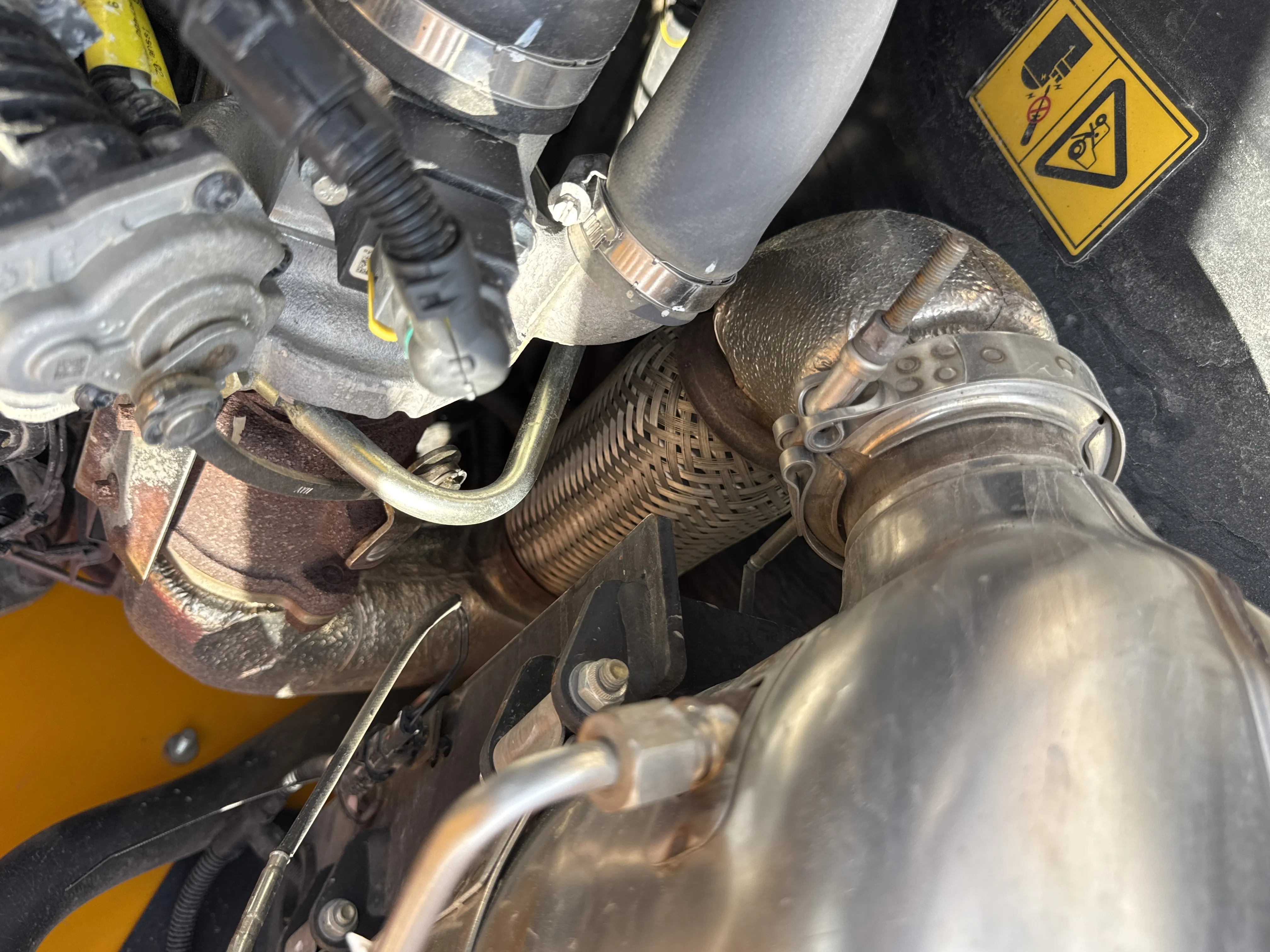THM-002-JCB-540-170-telehandler-inspection-engine-exhaust-system-2