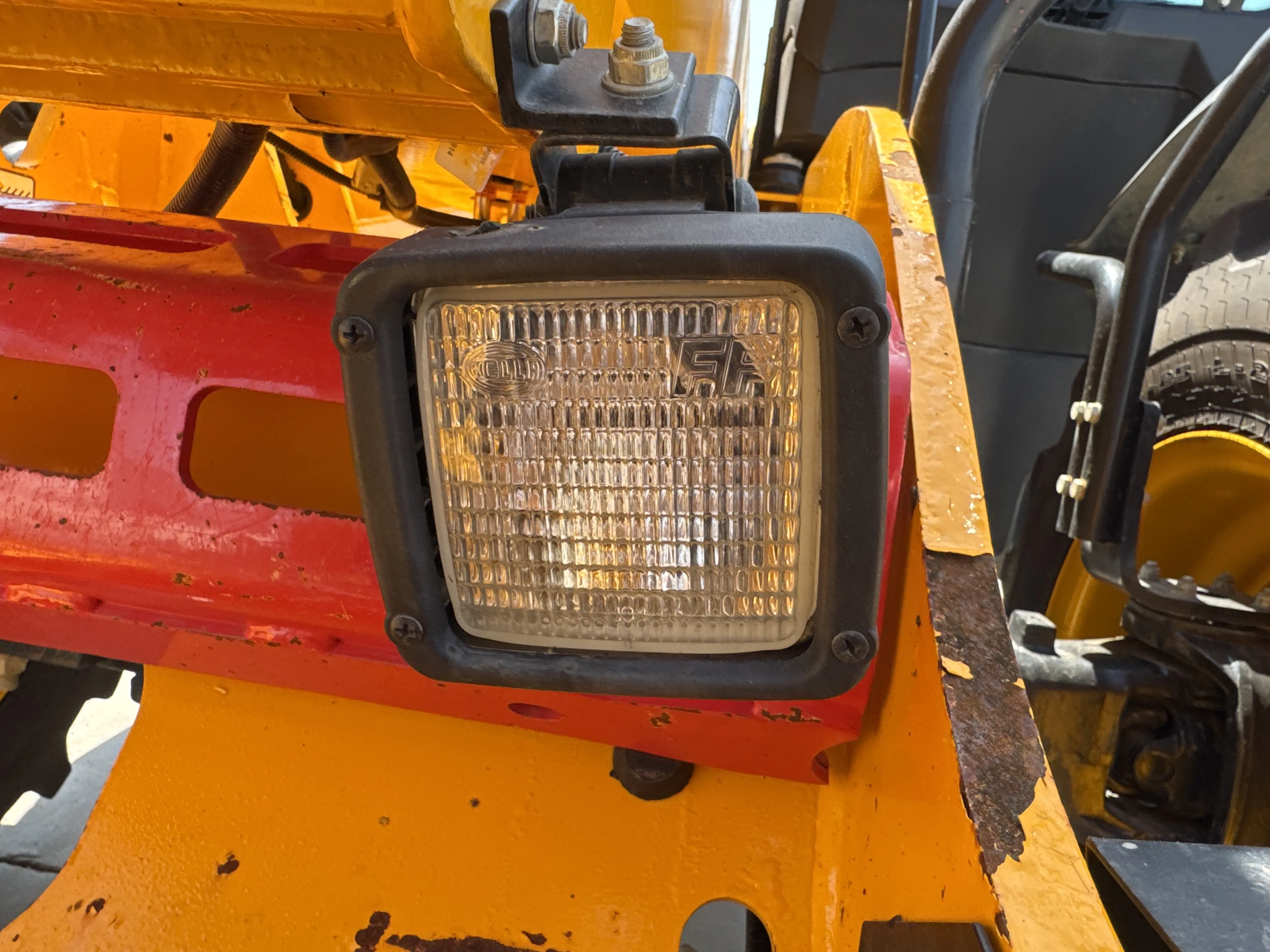 THM-002-JCB-540-170-telehandler-inspection-electronics-lights-and-signals-1