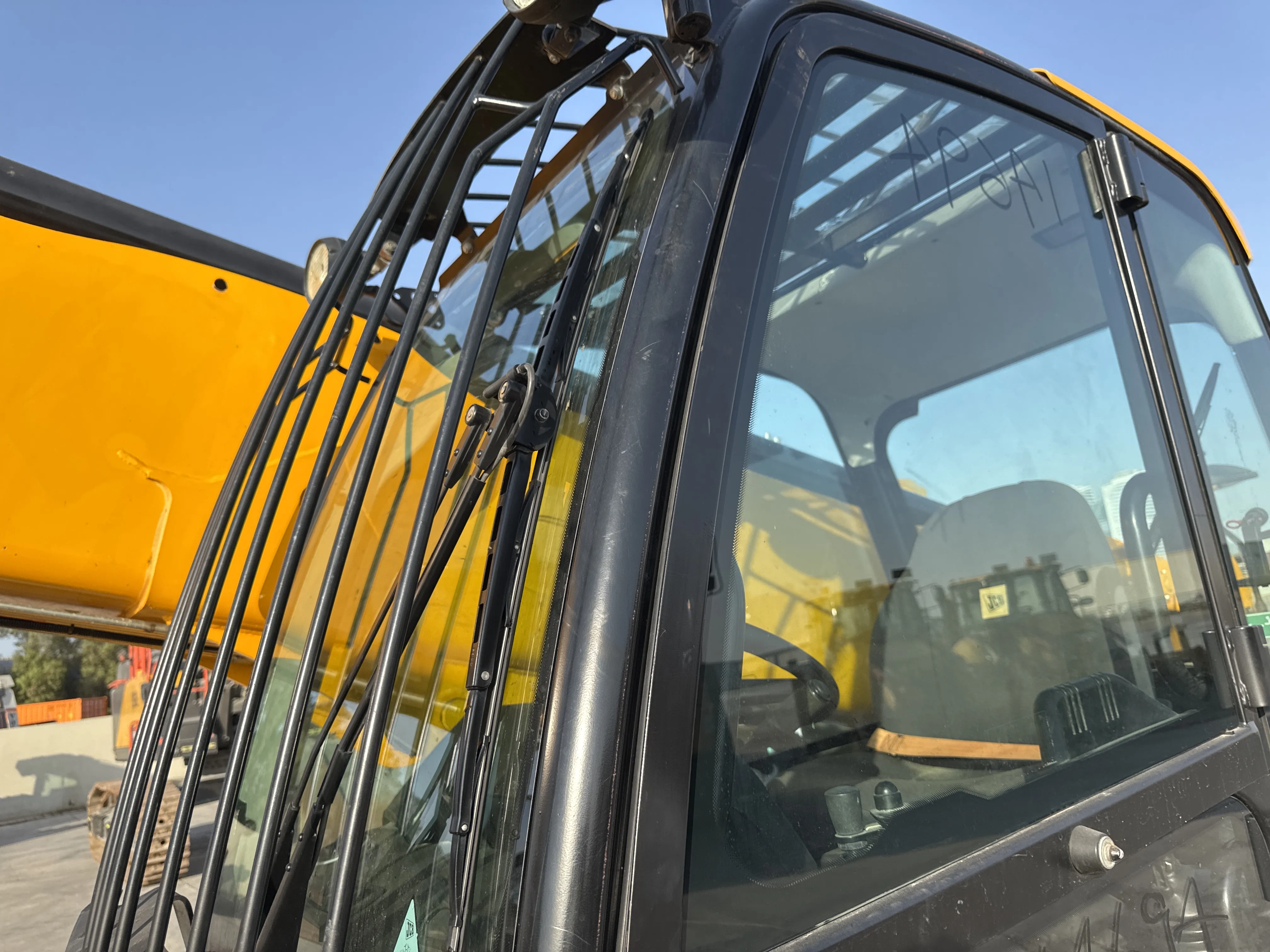 THM-002-JCB-540-170-telehandler-inspection-electronics-wipers-3