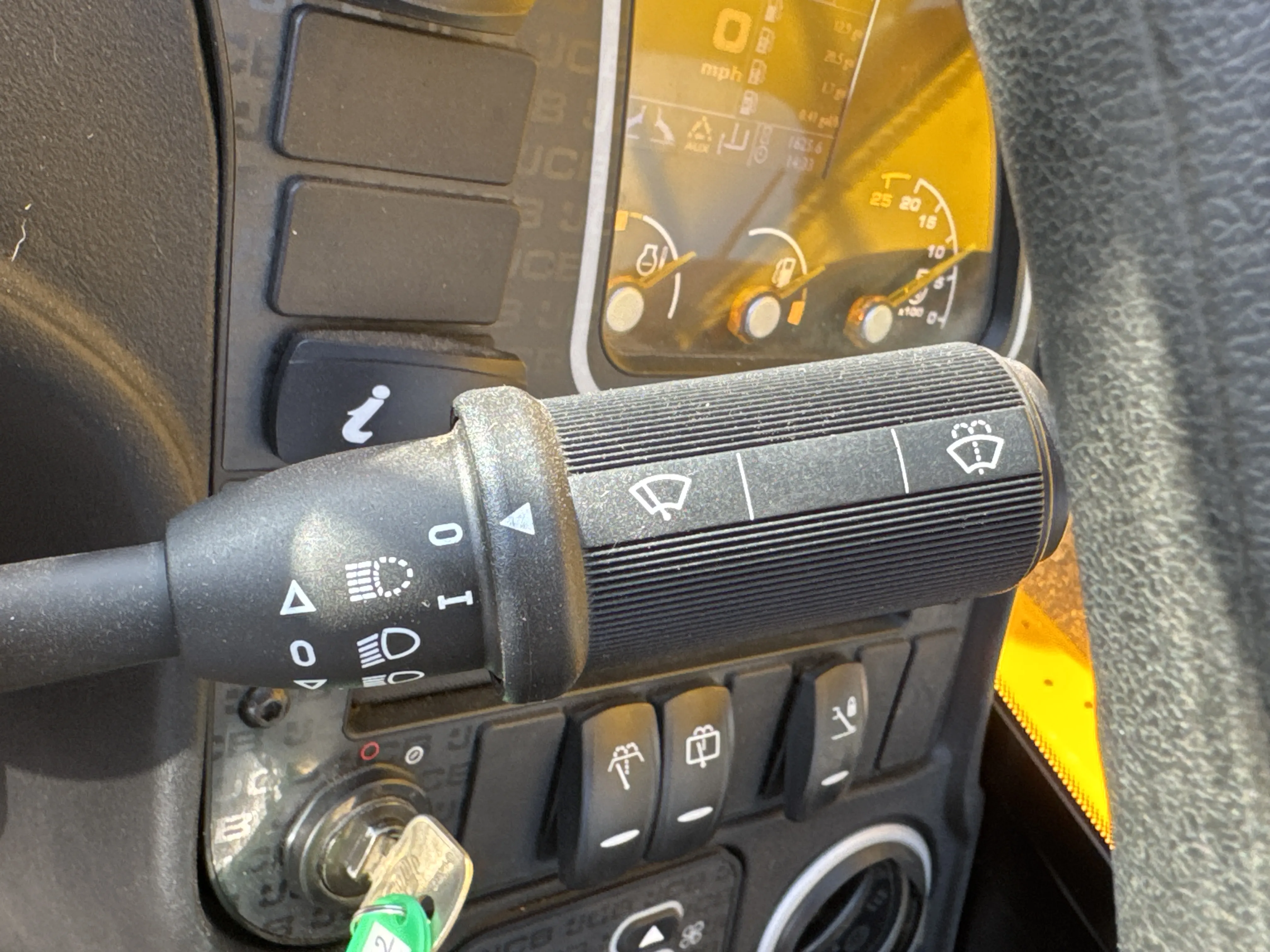 THM-002-JCB-540-170-telehandler-inspection-electronics-wipers-4