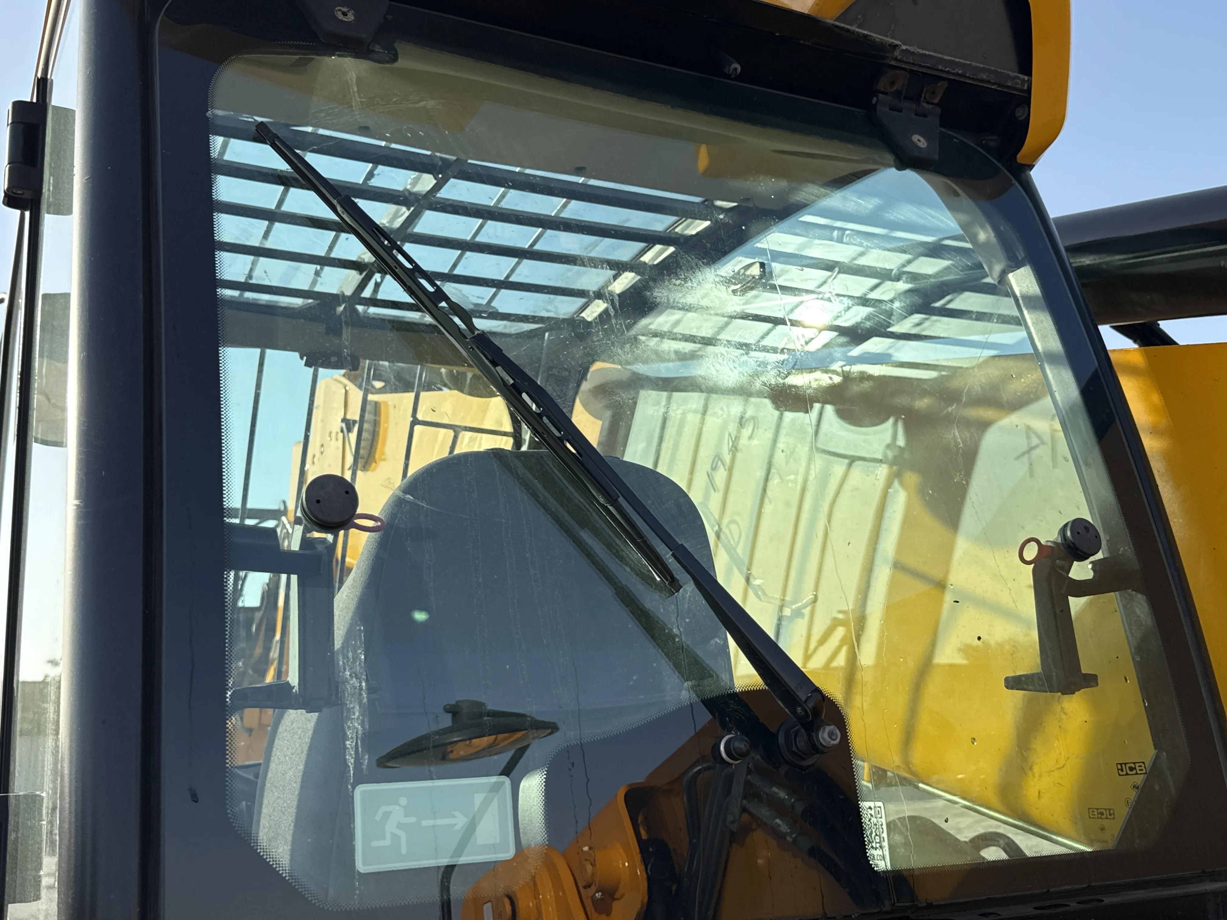 THM-002-JCB-540-170-telehandler-inspection-electronics-wipers-5