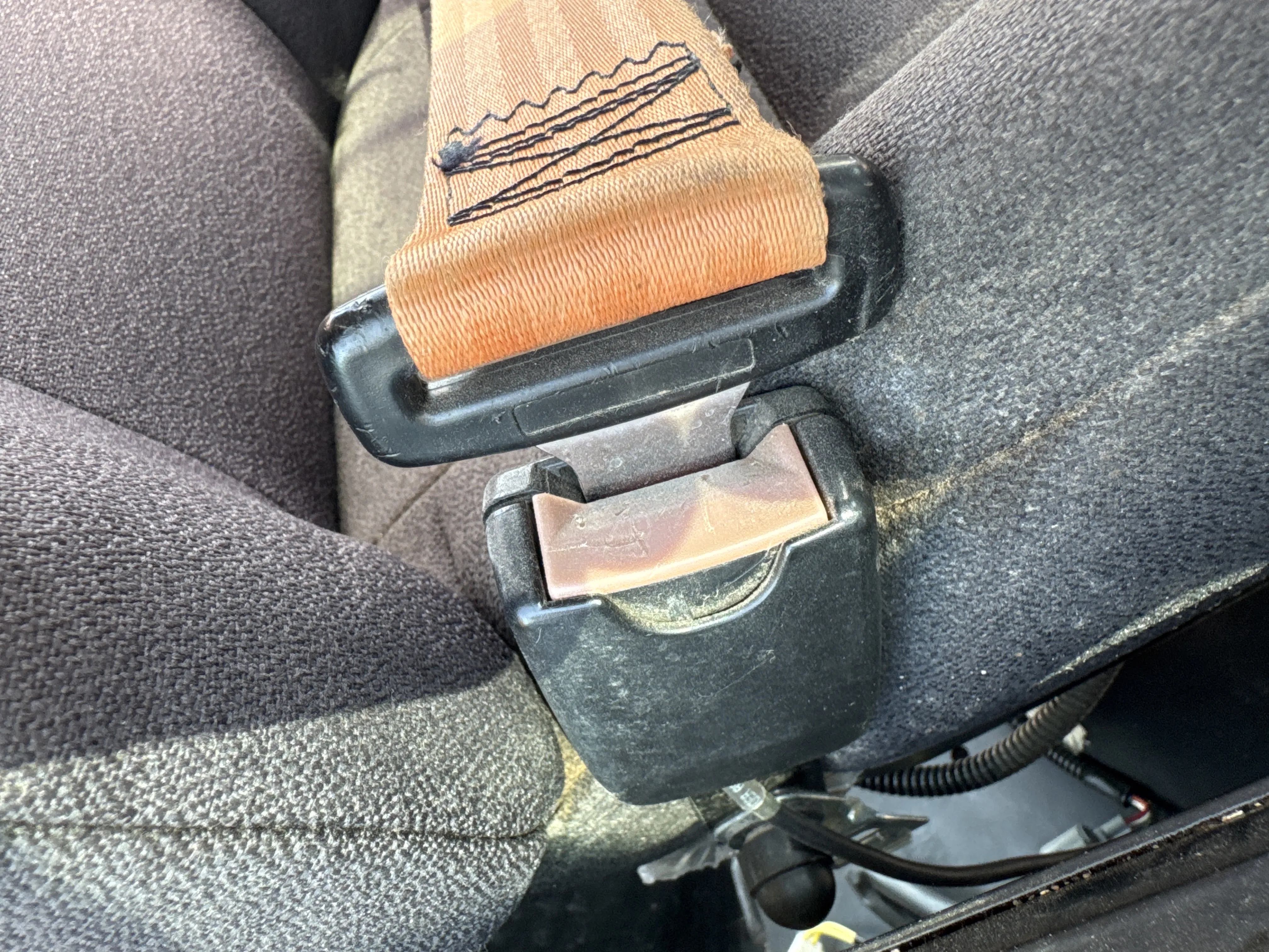 THM-002-JCB-540-170-telehandler-inspection-safety-seat-belts-2