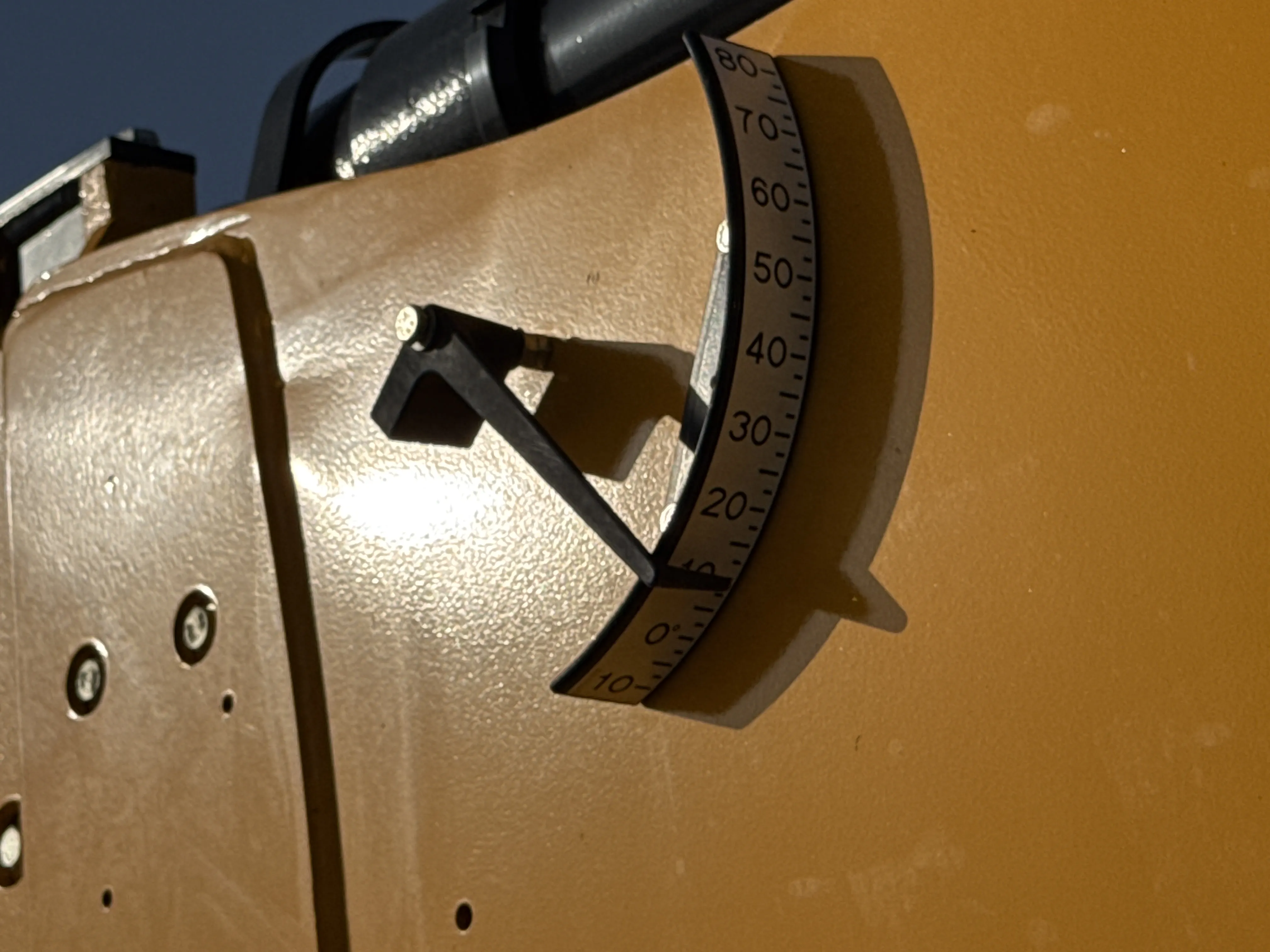 THM-002-JCB-540-170-telehandler-inspection-safety-boom-angle-indicator-1