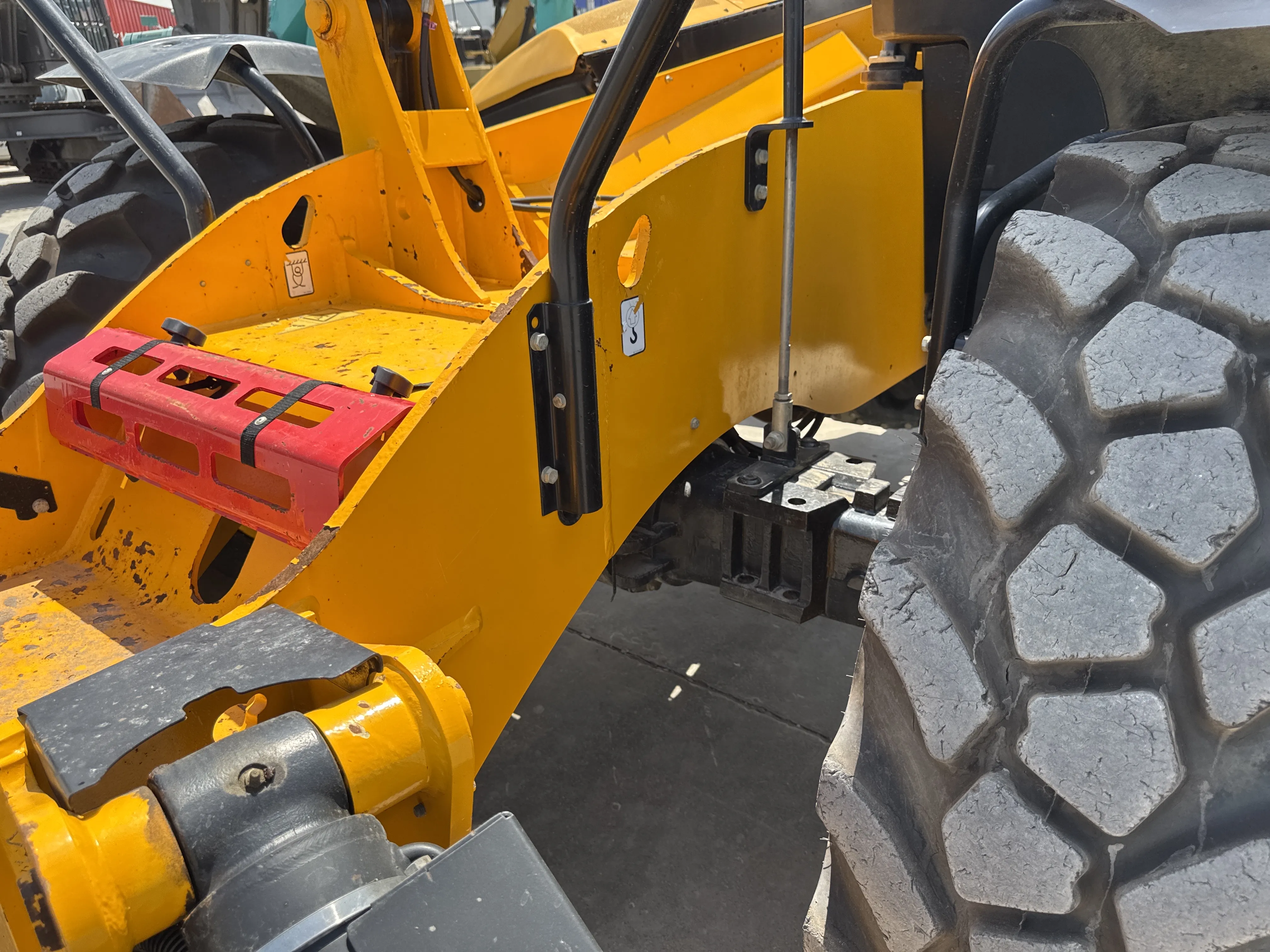 THM-002-JCB-540-170-telehandler-inspection-chassis-boom-frame-2