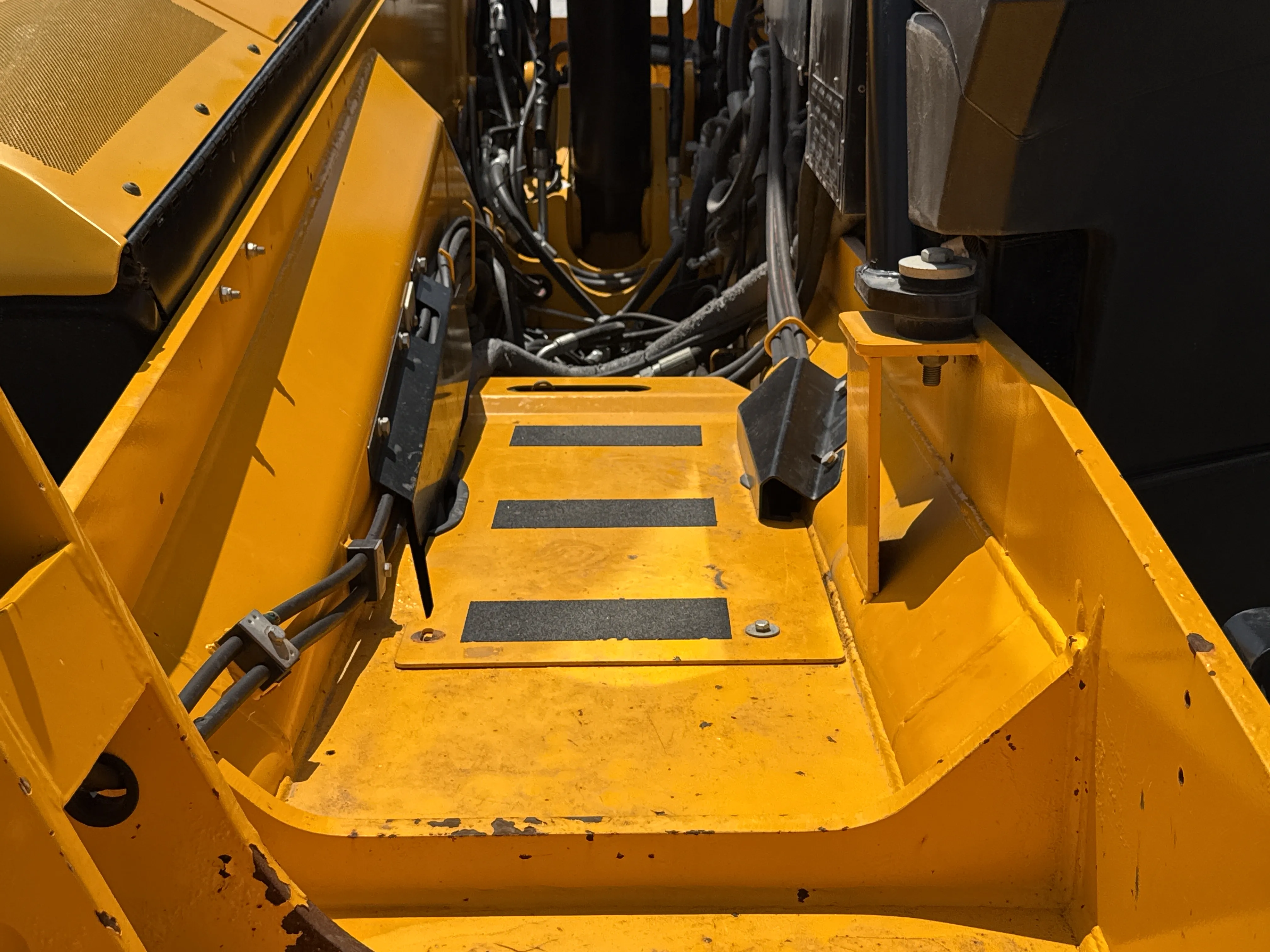 THM-002-JCB-540-170-telehandler-inspection-chassis-boom-frame-4