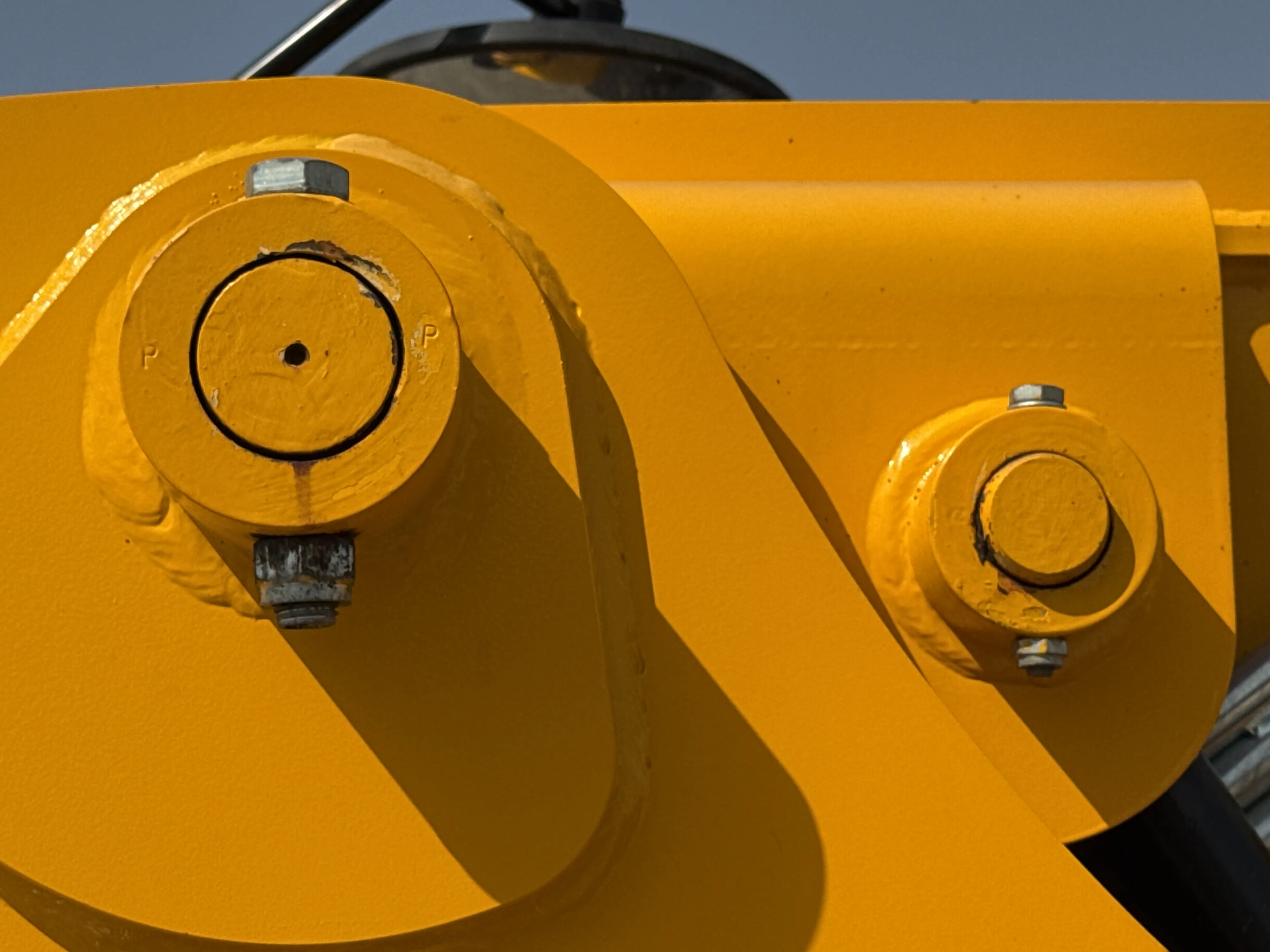 THM-002-JCB-540-170-telehandler-inspection-chassis-boom-base-pin-and-bushings-2