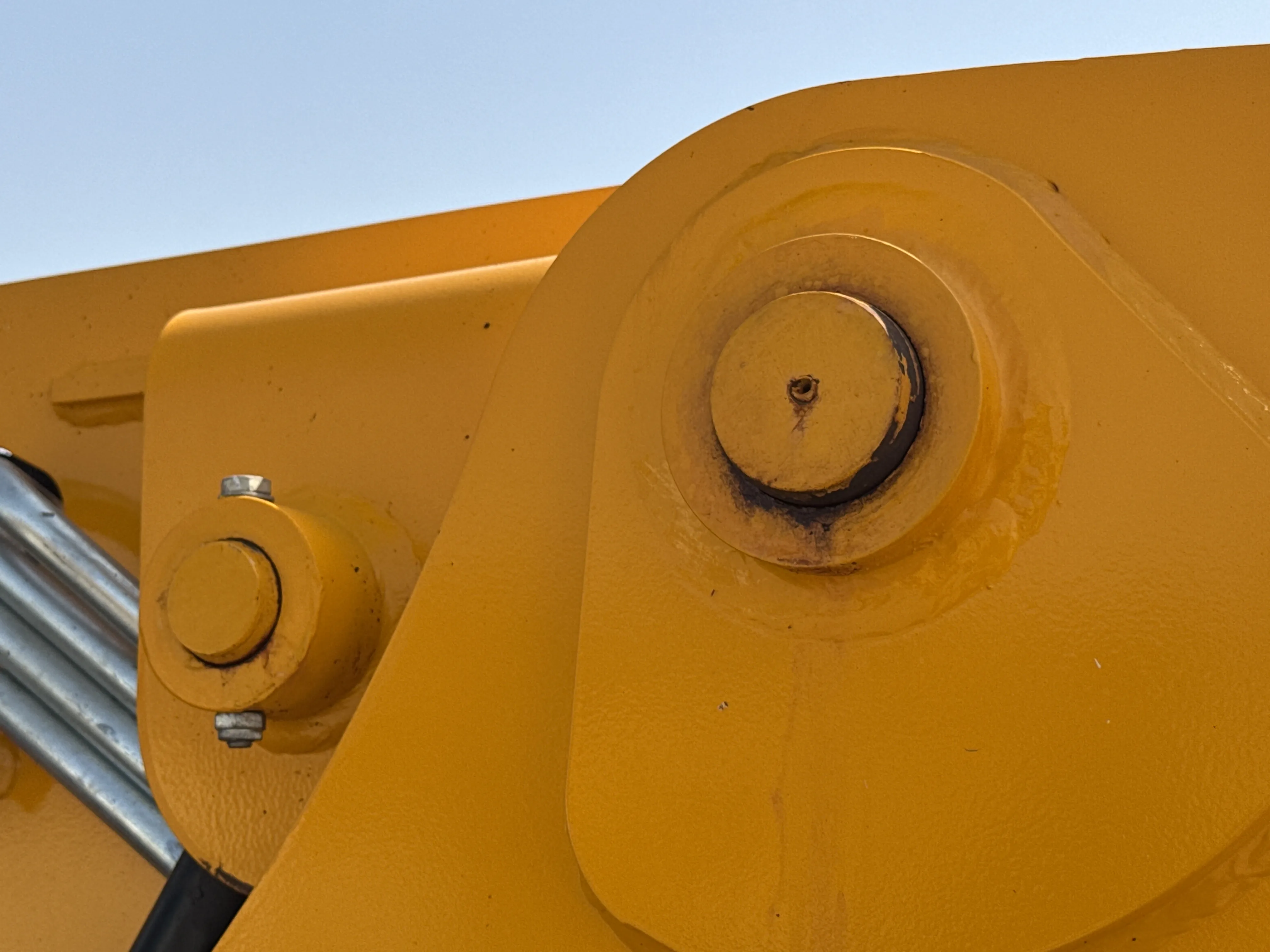 THM-002-JCB-540-170-telehandler-inspection-chassis-boom-base-pin-and-bushings-3