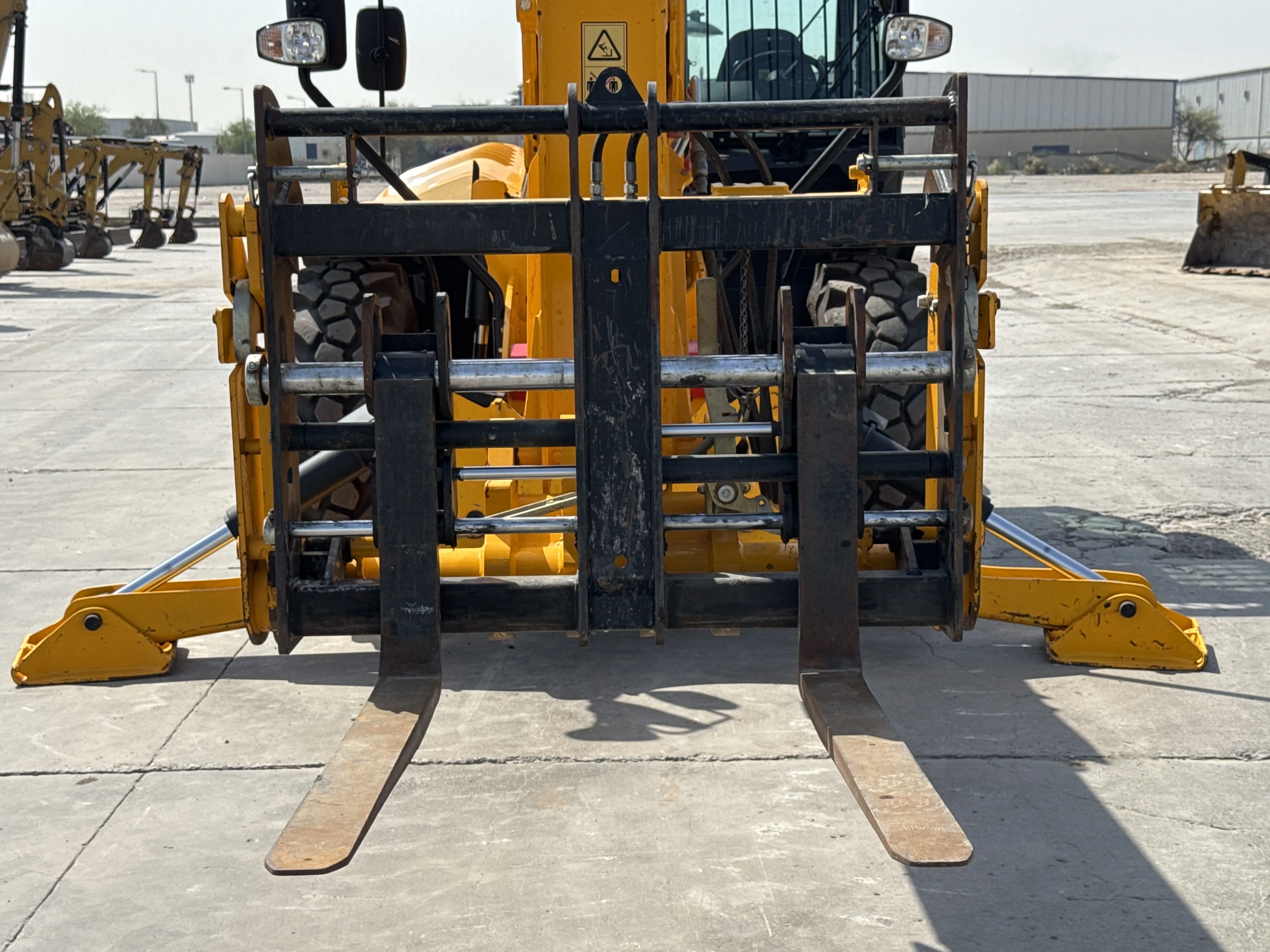 THM-002-JCB-540-170-telehandler-inspection-attachments-lifting-attachment-5