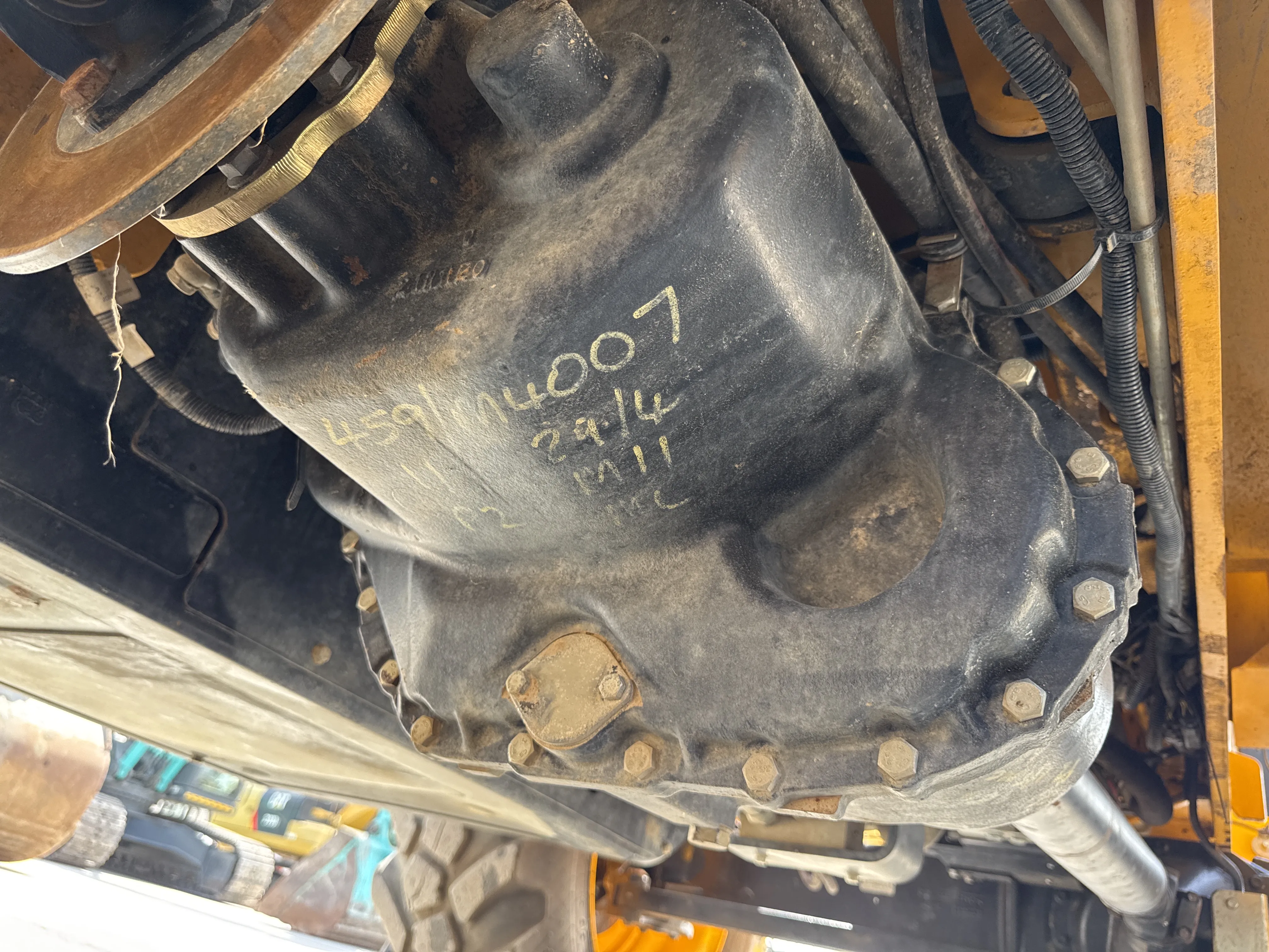 THM-002-JCB-540-170-telehandler-inspection-drive-system-transmission-case-2