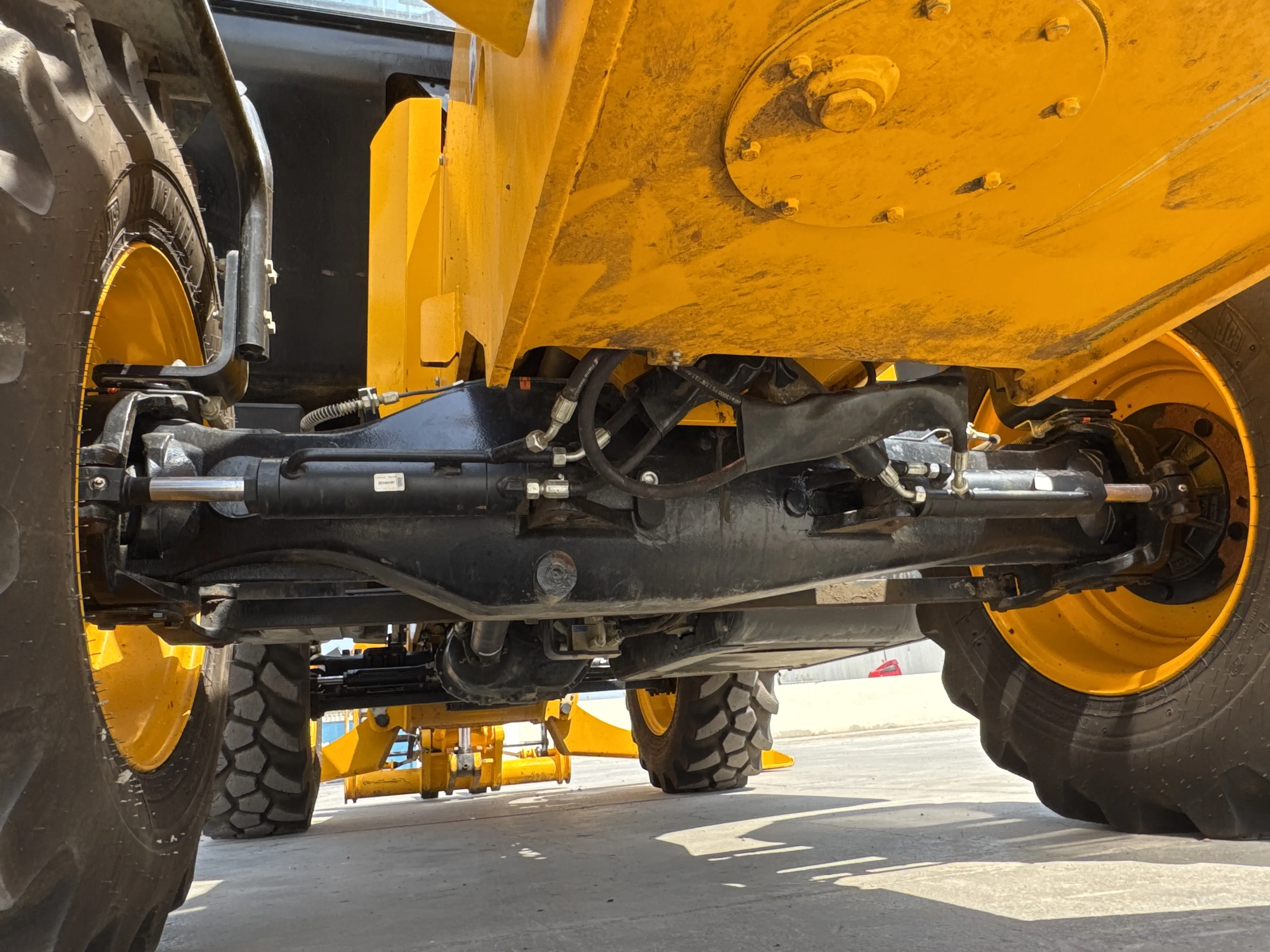 THM-002-JCB-540-170-telehandler-inspection-drive-system-axle-housing-6