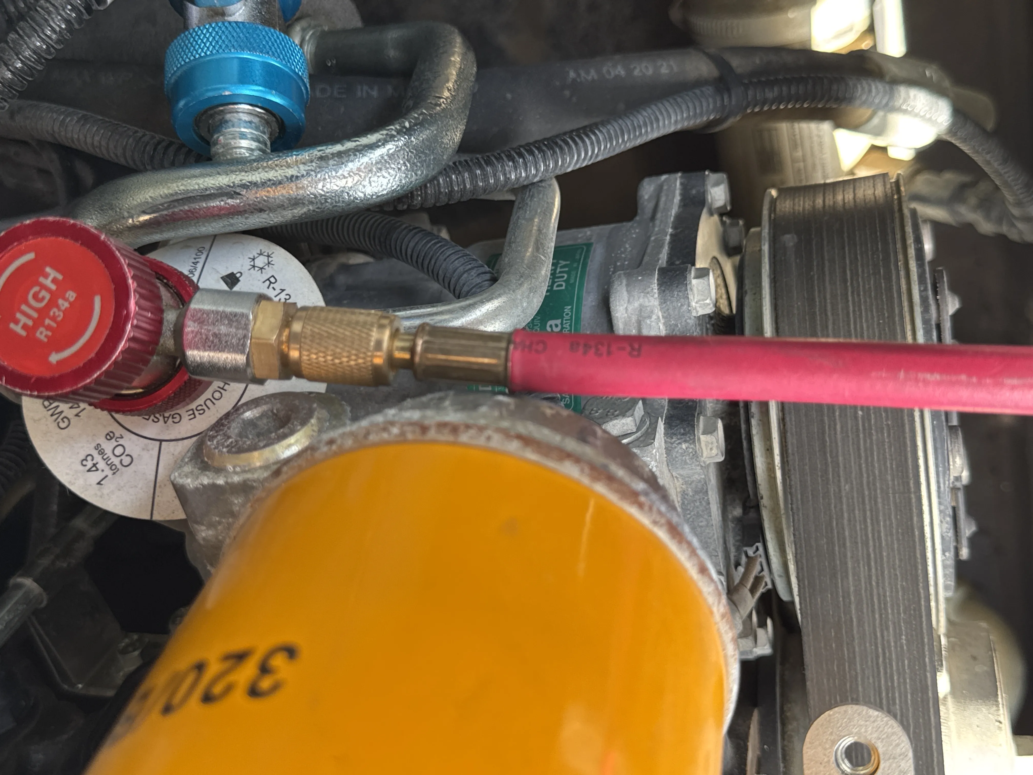THM-002-JCB-540-170-telehandler-inspection-air-conditioning-AC-compressor-3