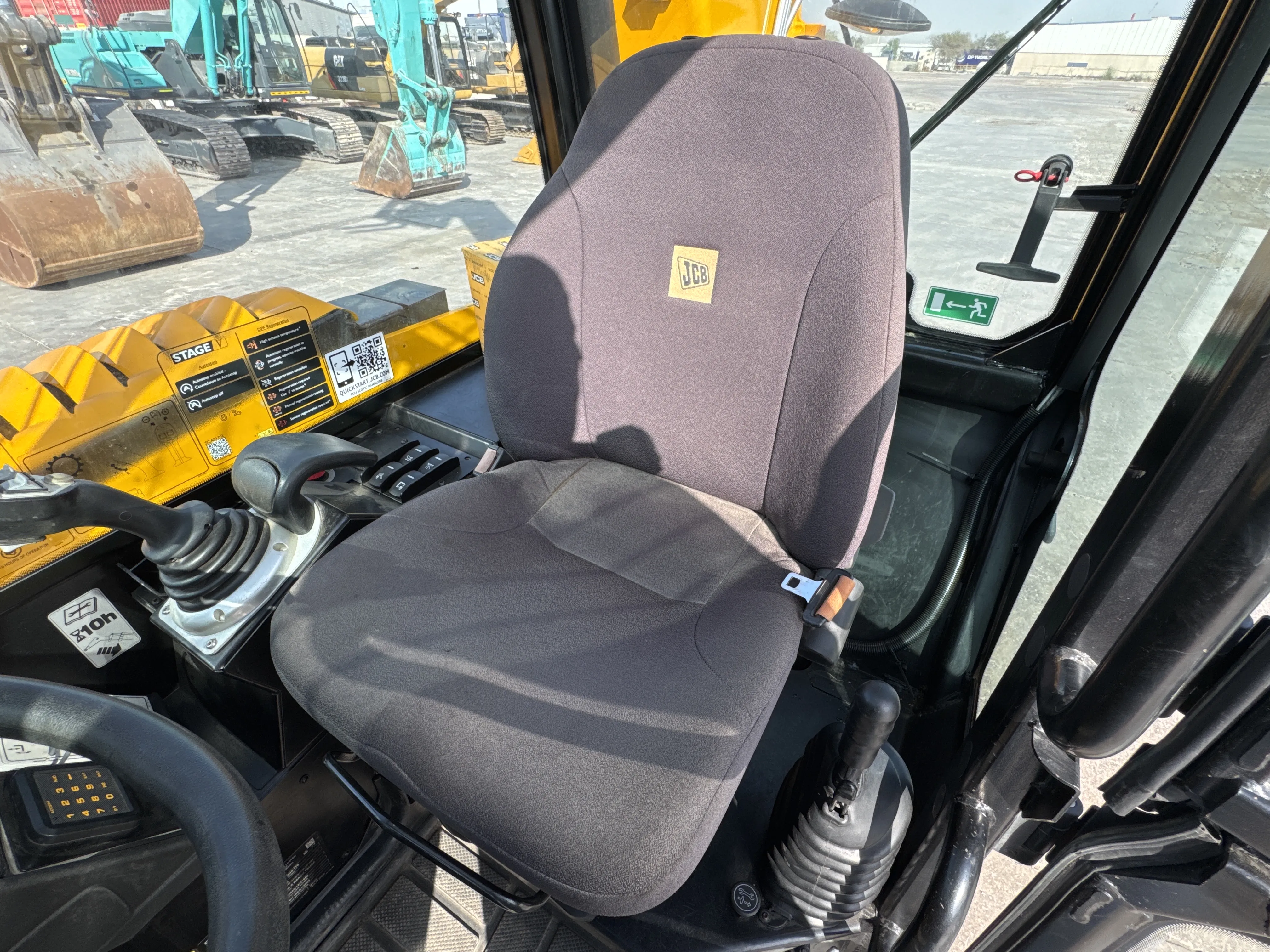 THM-002-JCB-540-170-telehandler-inspection-cabin-seats-armrests-1