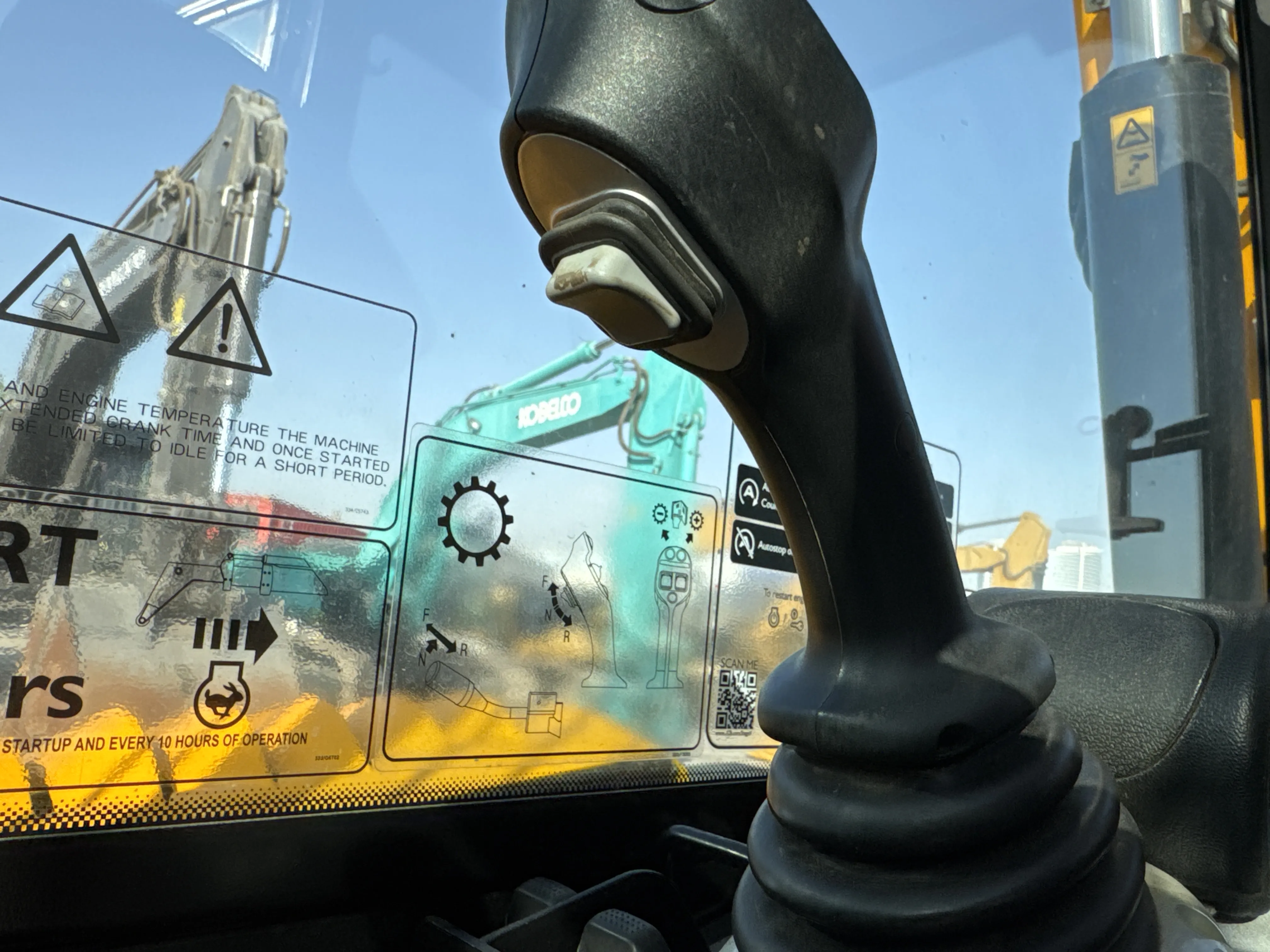 THM-002-JCB-540-170-telehandler-inspection-cabin-joysticks-3