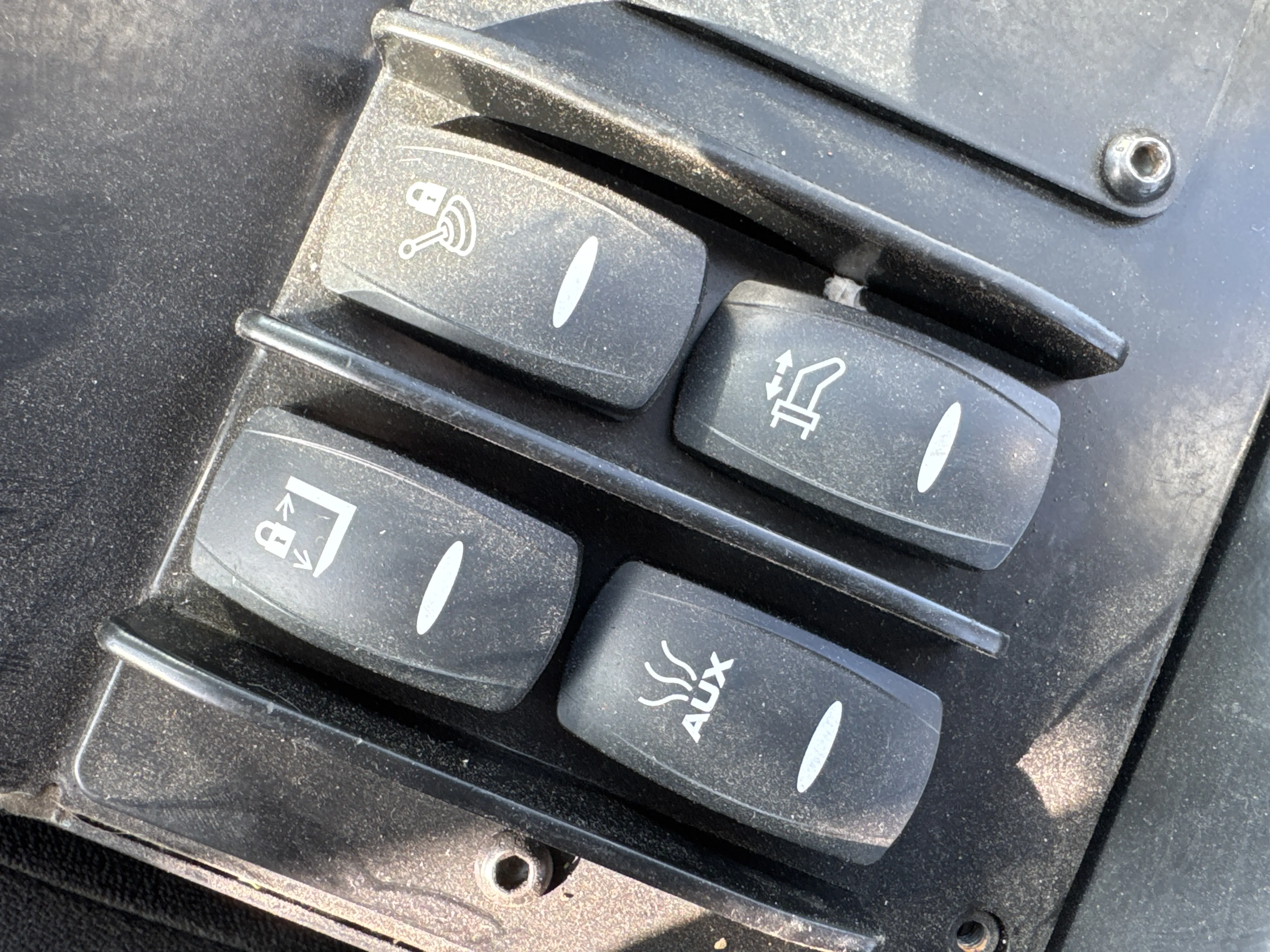 THM-002-JCB-540-170-telehandler-inspection-cabin-electronic-instrument-board-4