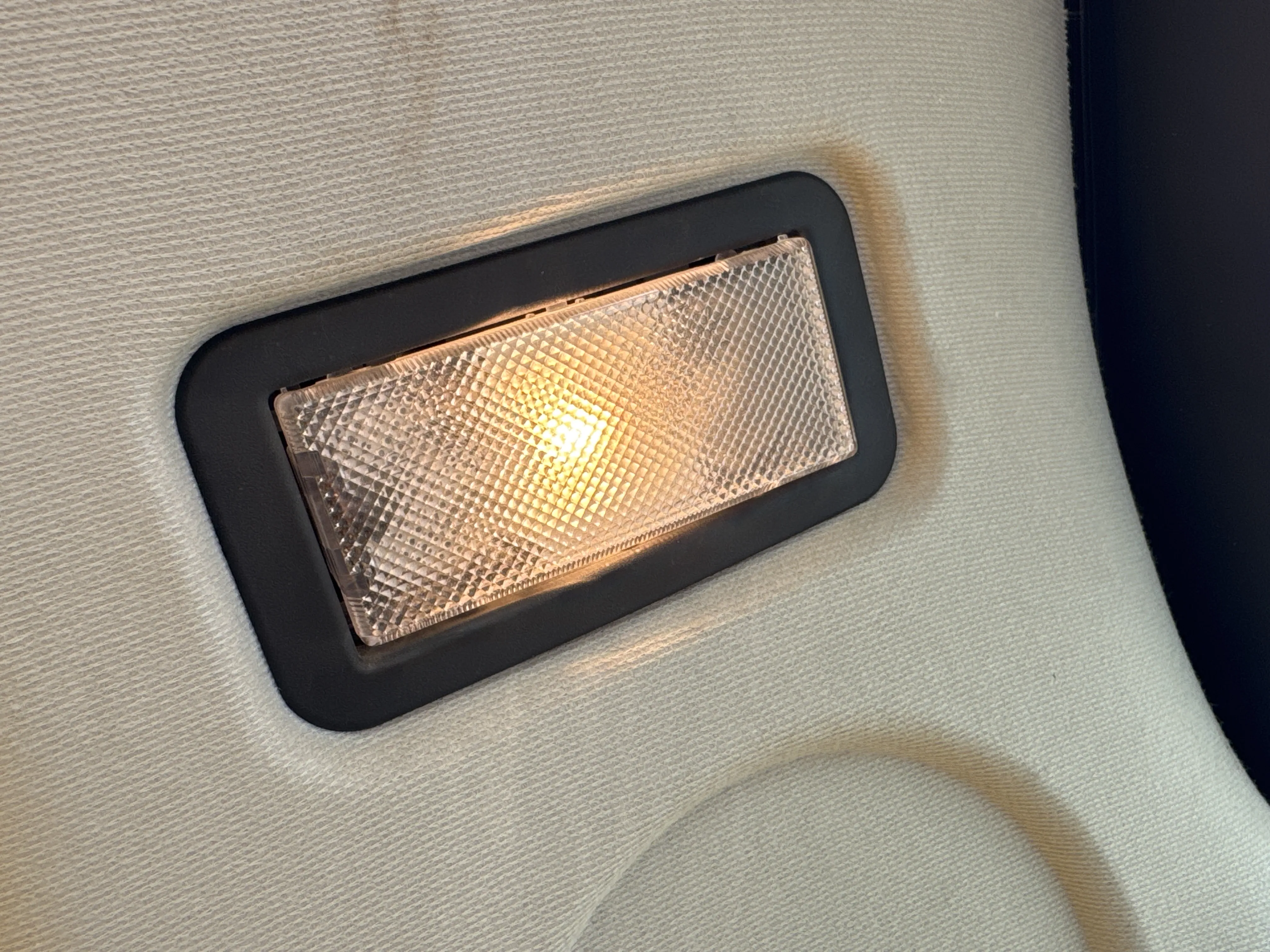 THM-002-JCB-540-170-telehandler-inspection-cabin-cabin-light-1