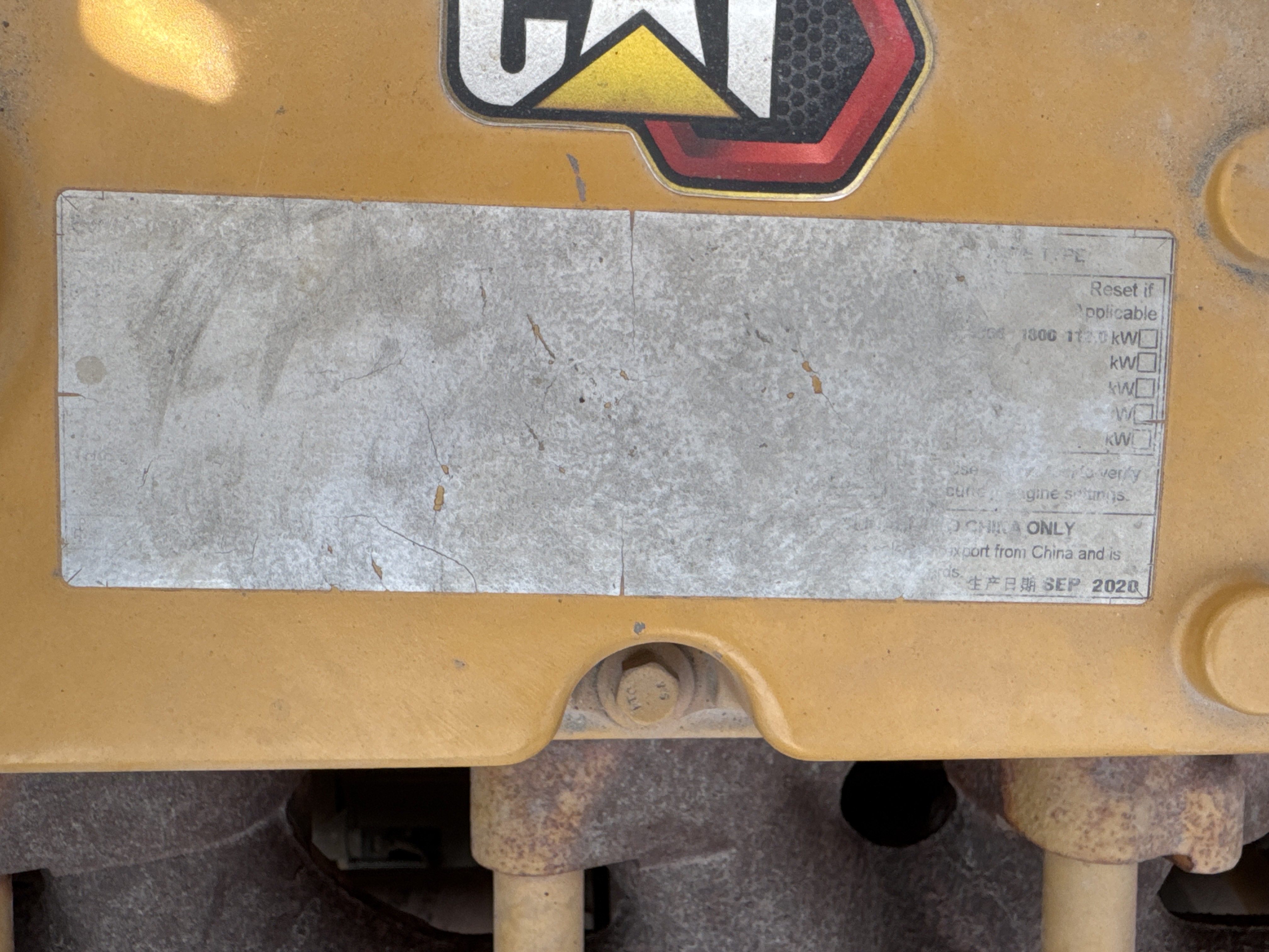 MDX-001-Cat-323D3-medium-excavator-inspection-General-Emissions-label