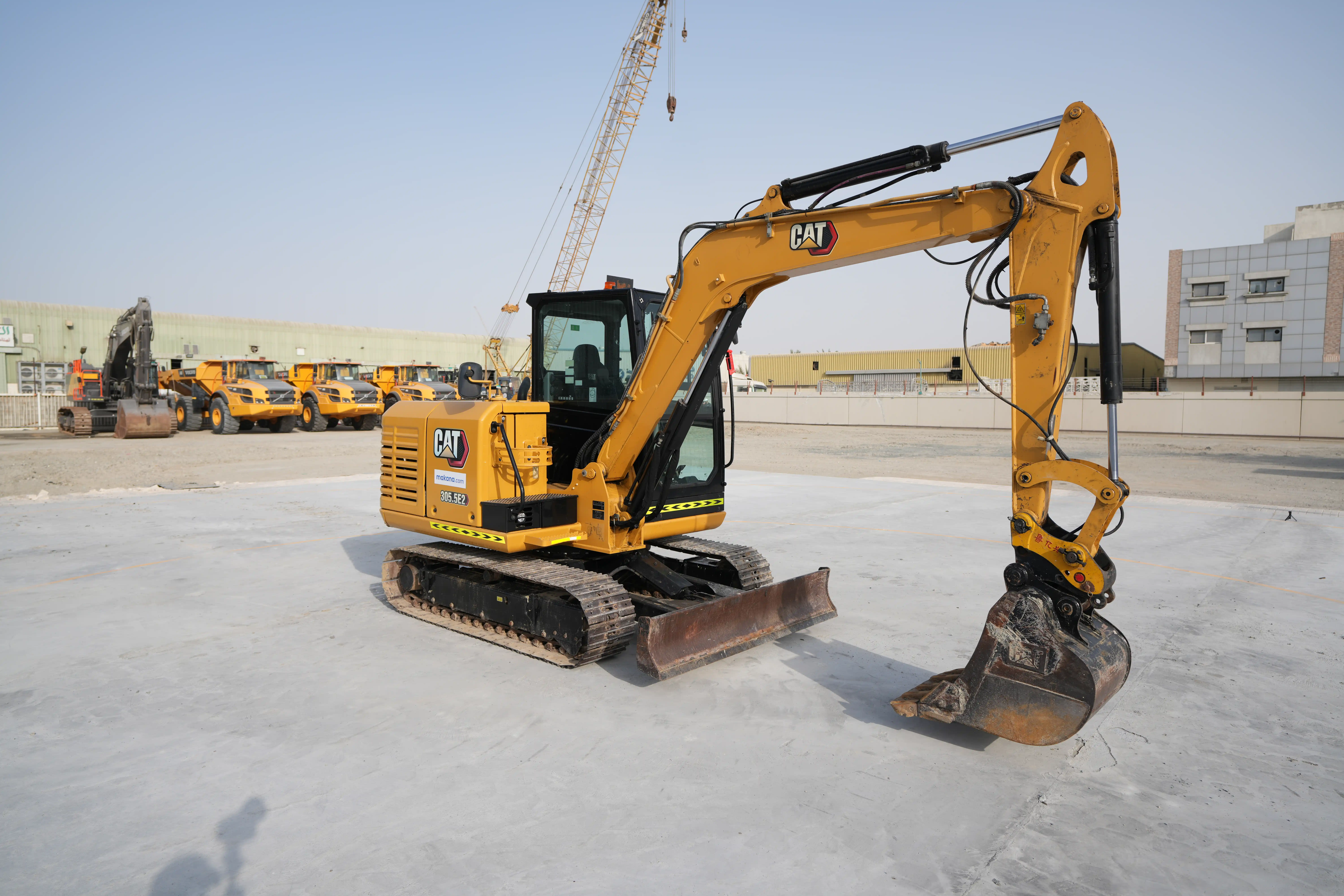 MNX-3-cat-305.5E2-mini-excavator-exterior-front-right