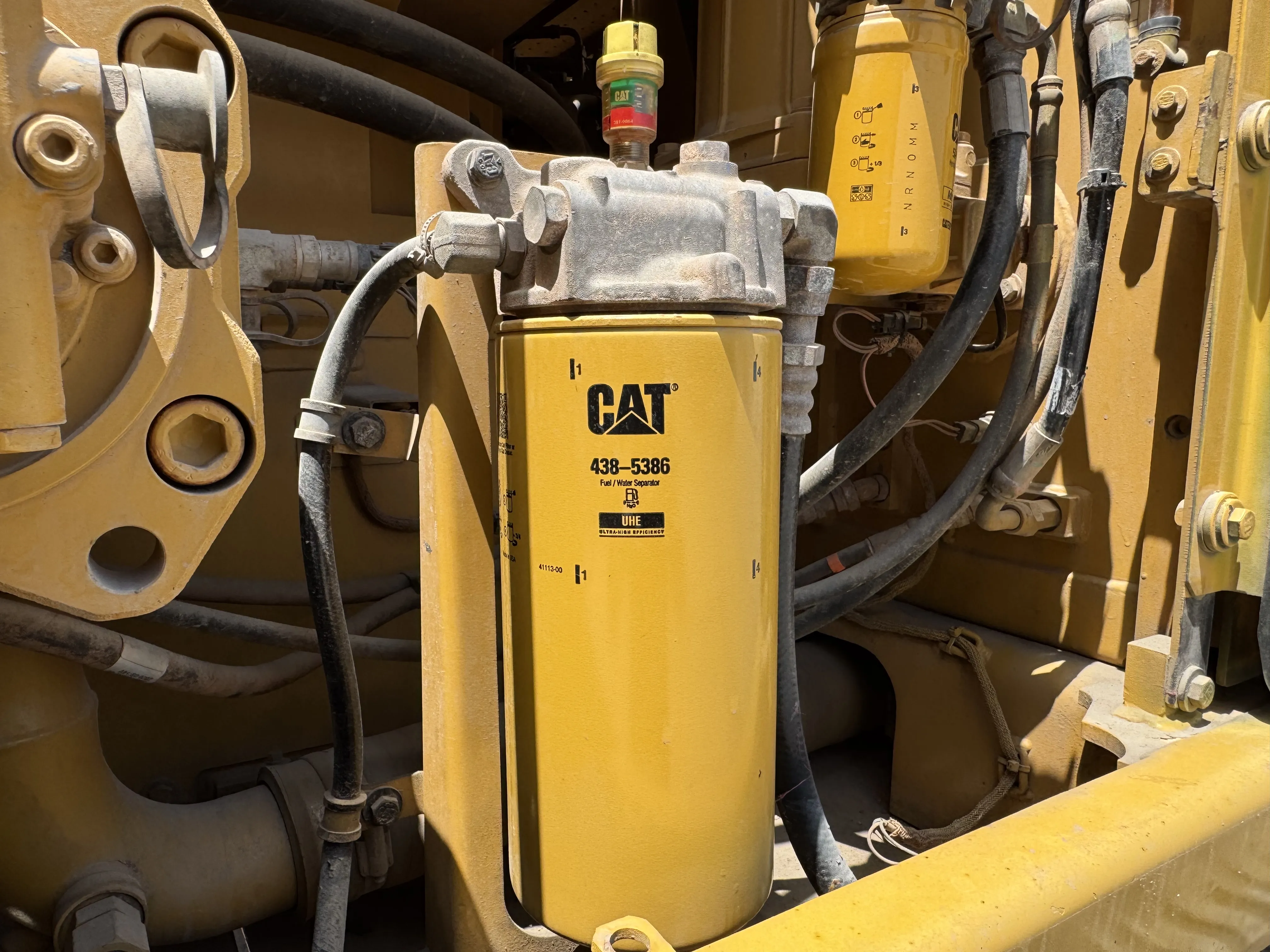 MDX-001-Cat-323D3-medium-excavator-inspection-engine-fuel-leaks-2