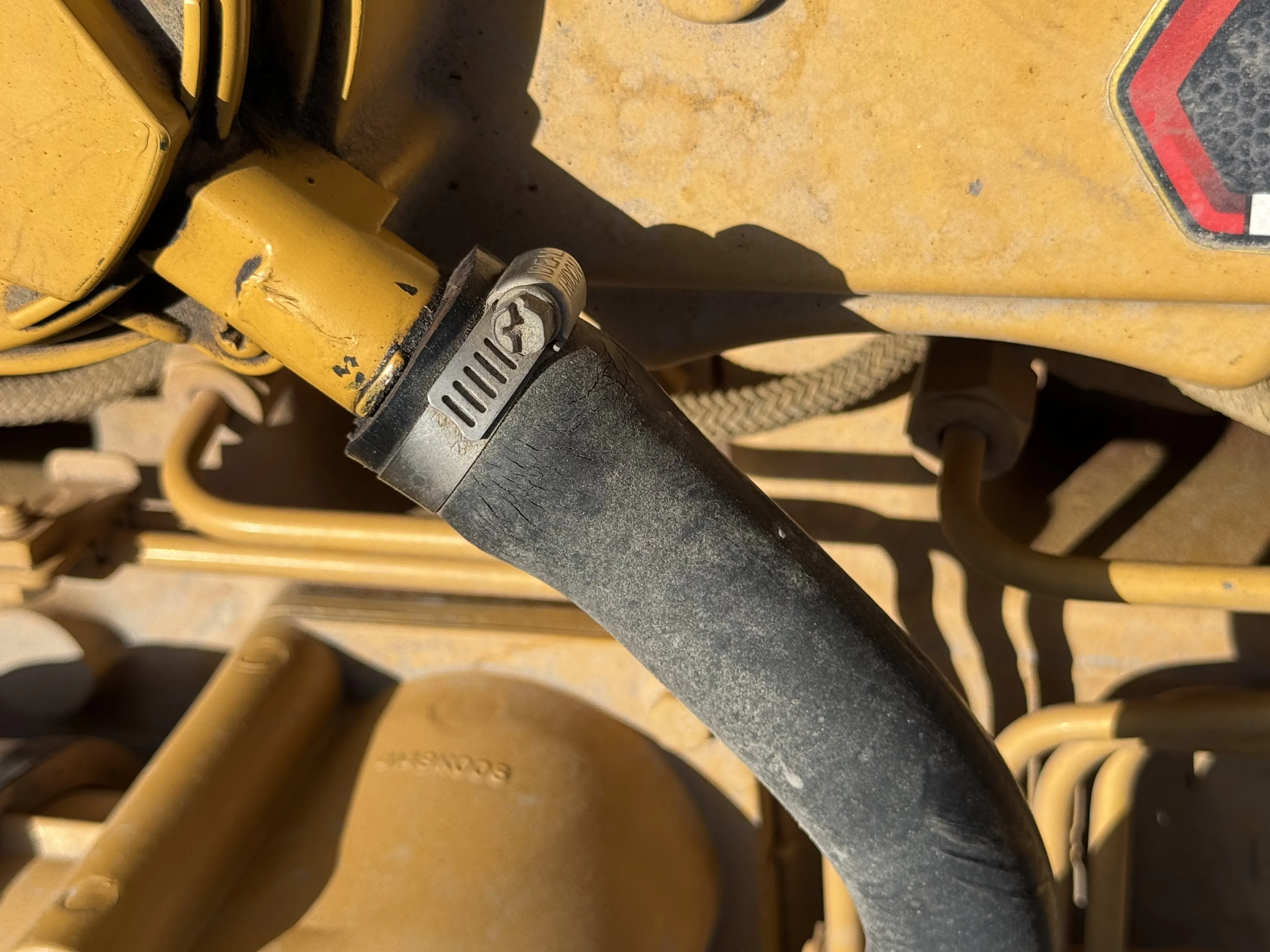 MDX-001-Cat-323D3-medium-excavator-inspection-engine-hoses-3