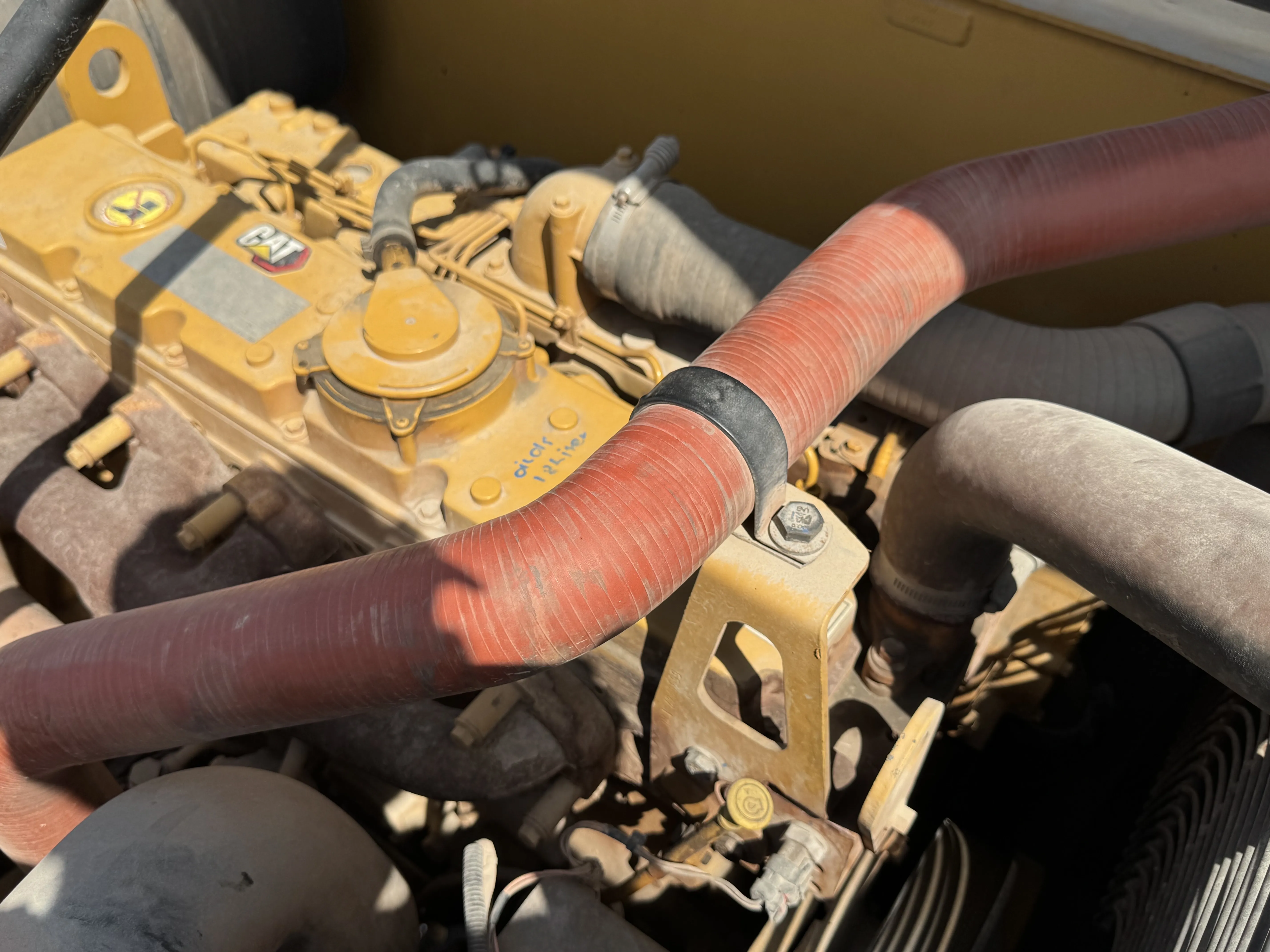 MDX-001-Cat-323D3-medium-excavator-inspection-engine-hoses-4