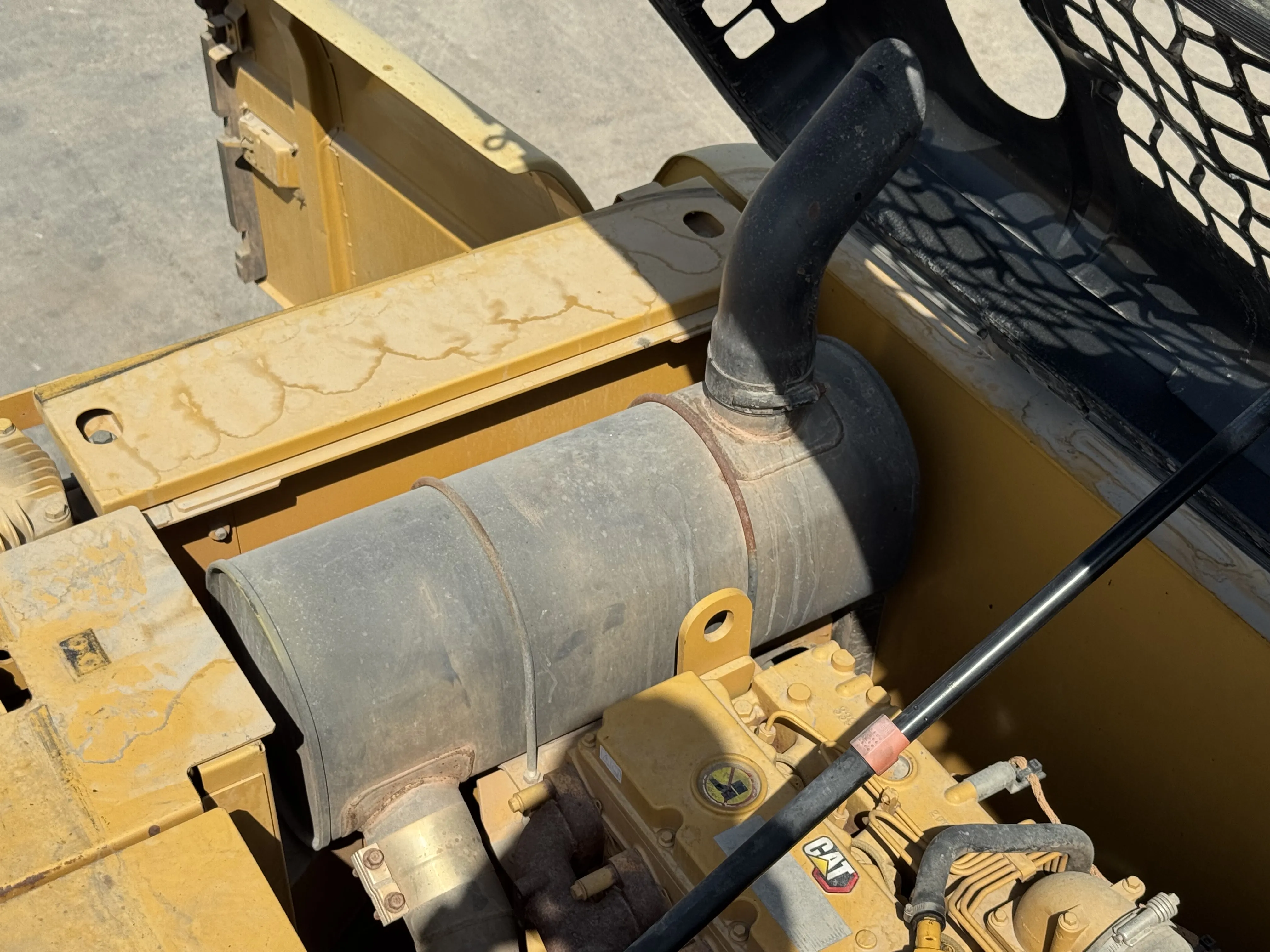 MDX-001-Cat-323D3-medium-excavator-inspection-engine-exhaust-system-1