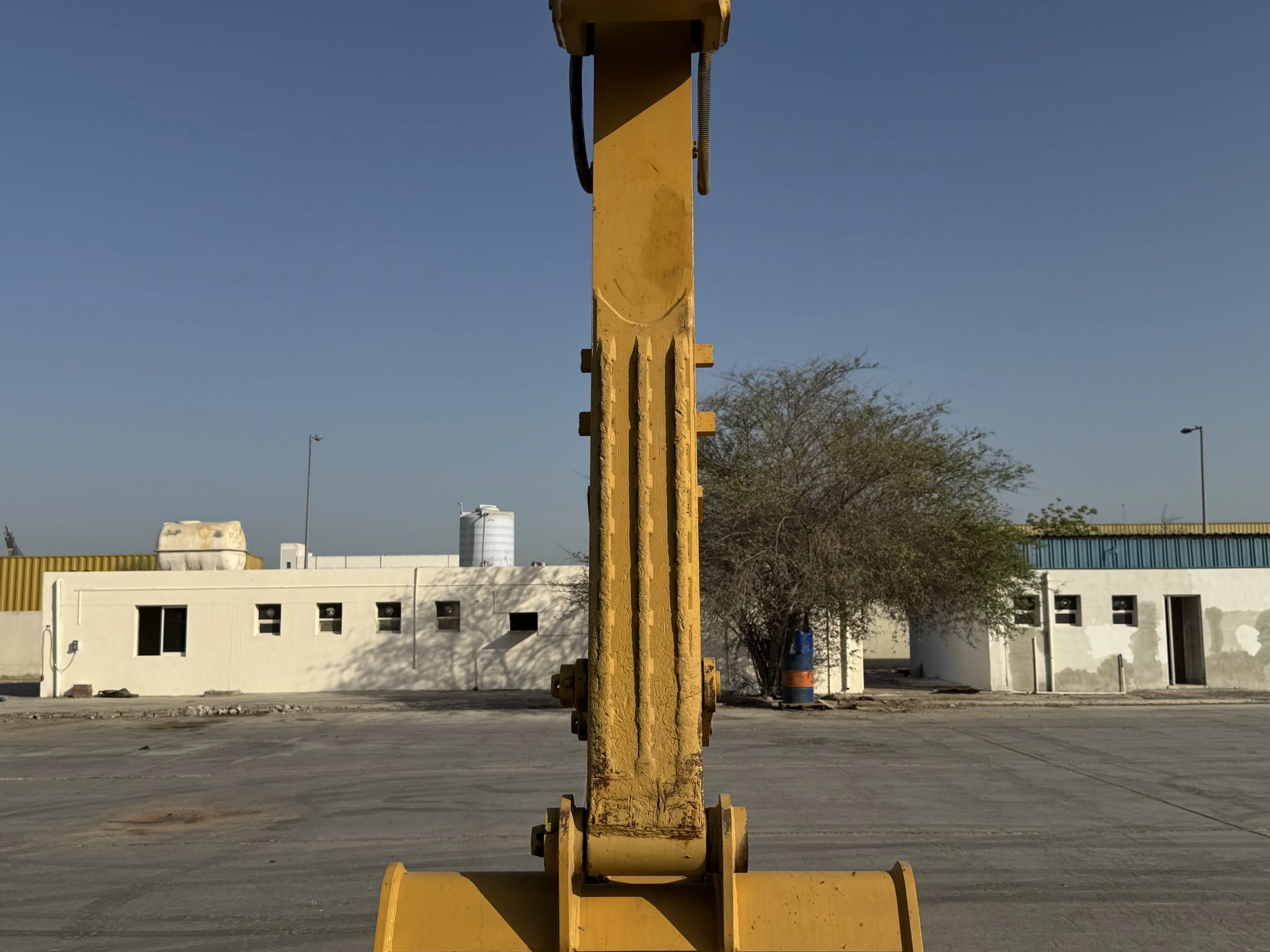 MDX-001-Cat-323D3-medium-excavator-inspection-chassis-stick-3