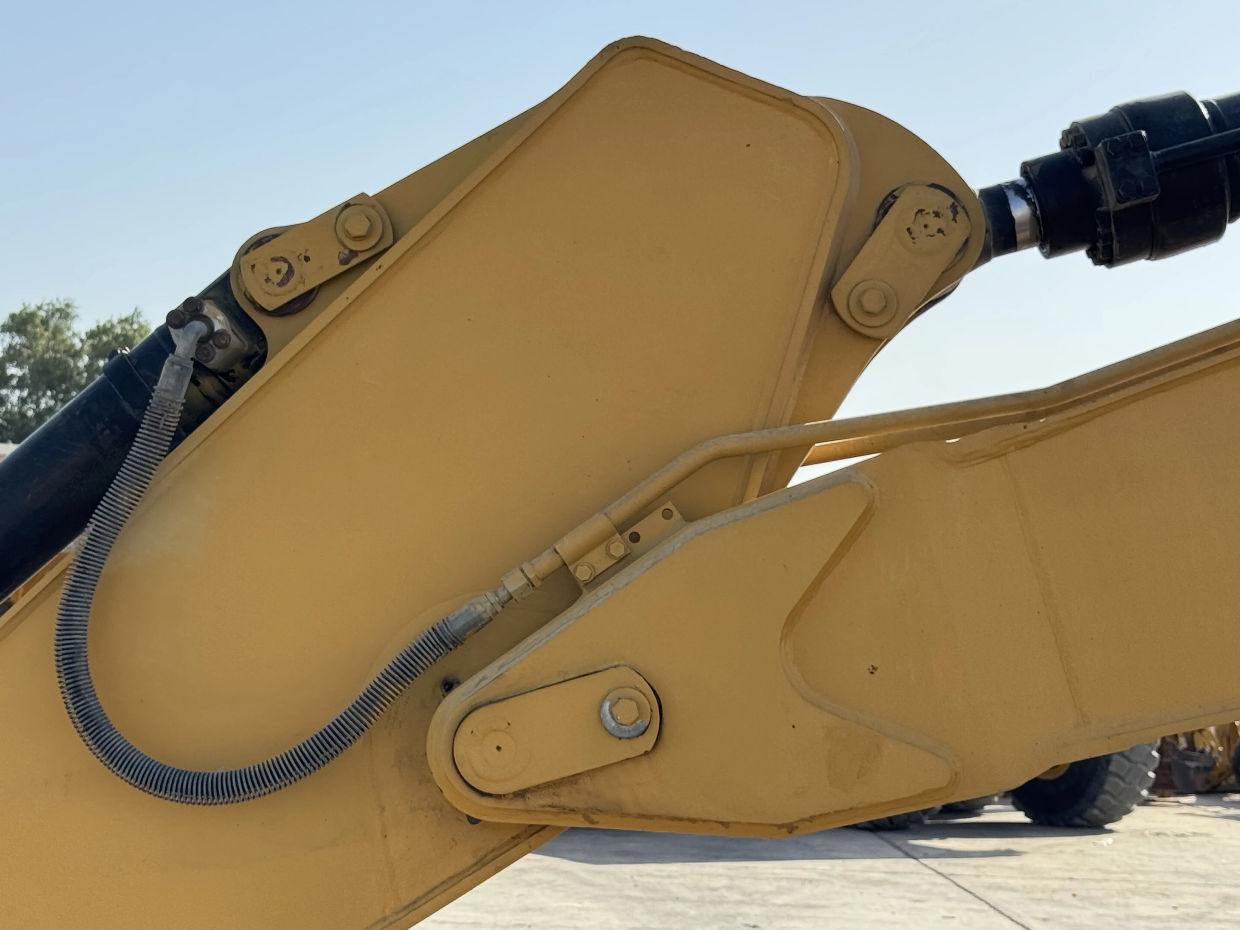 MDX-001-Cat-323D3-medium-excavator-inspection-chassis-pin-and-bushings-boom-to-stick-1