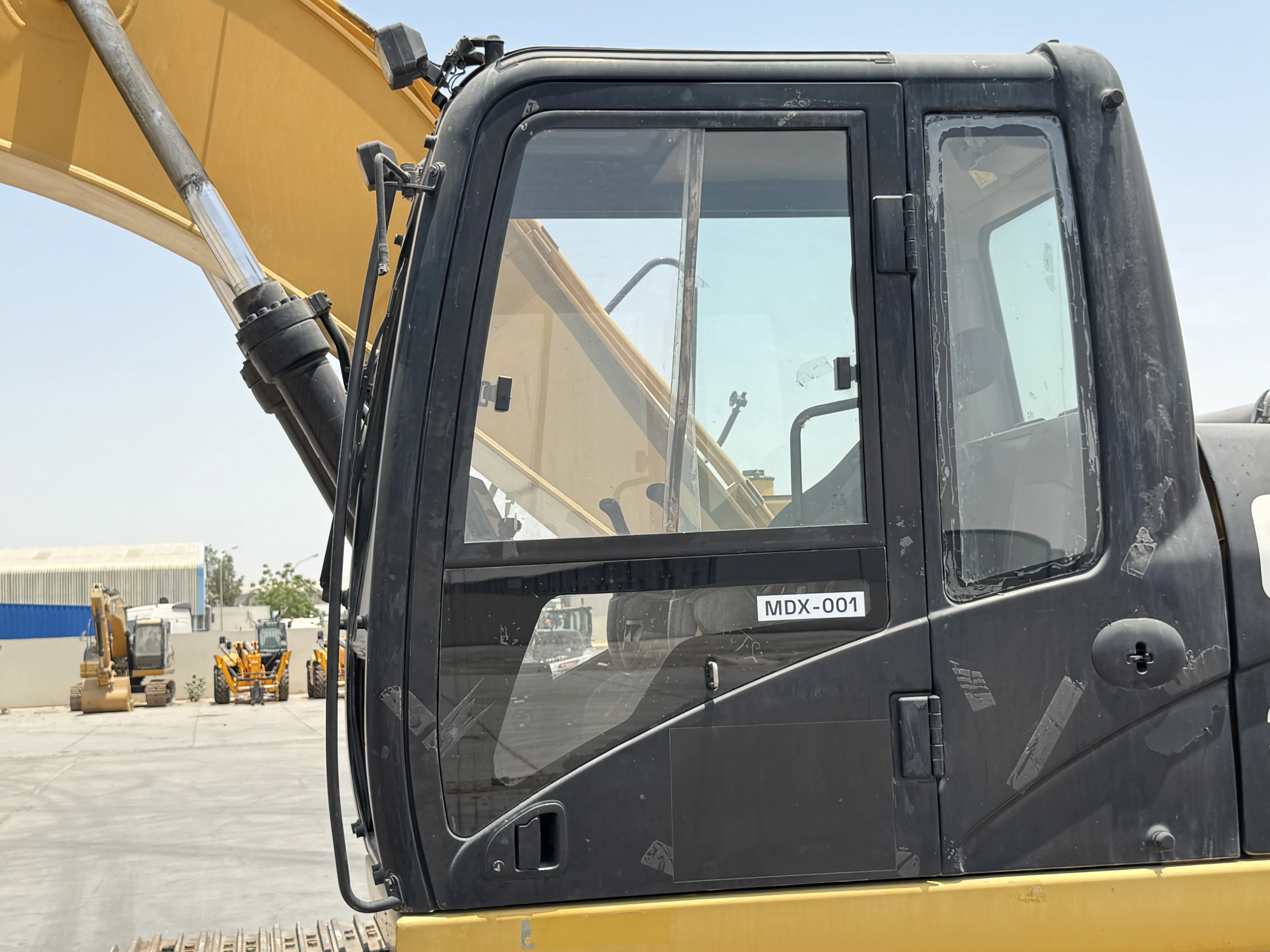 MDX-001-Cat-323D3-medium-excavator-inspection-structure-doors-1