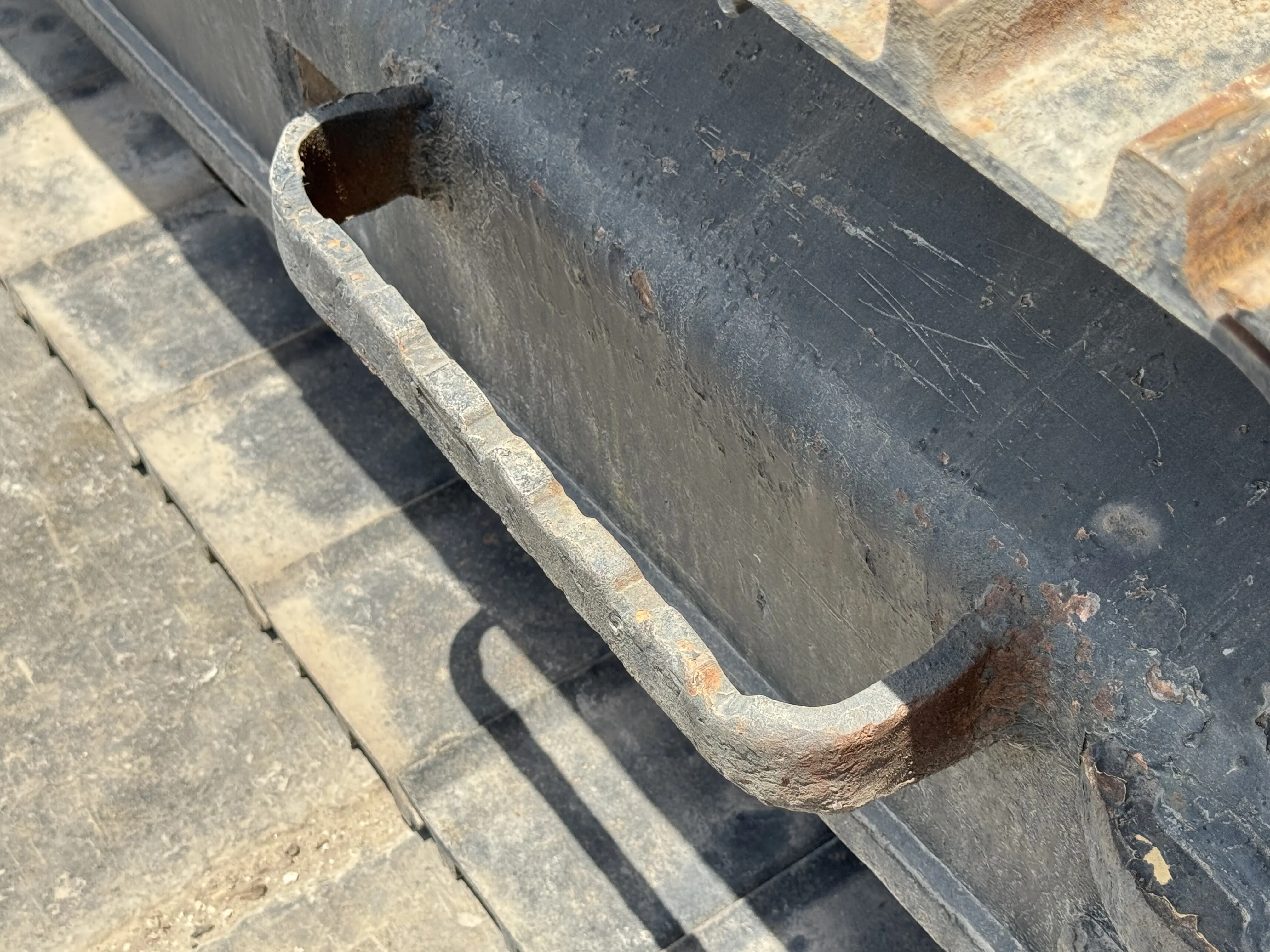 MDX-001-Cat-323D3-medium-excavator-inspection-structure-steps-ladders-1