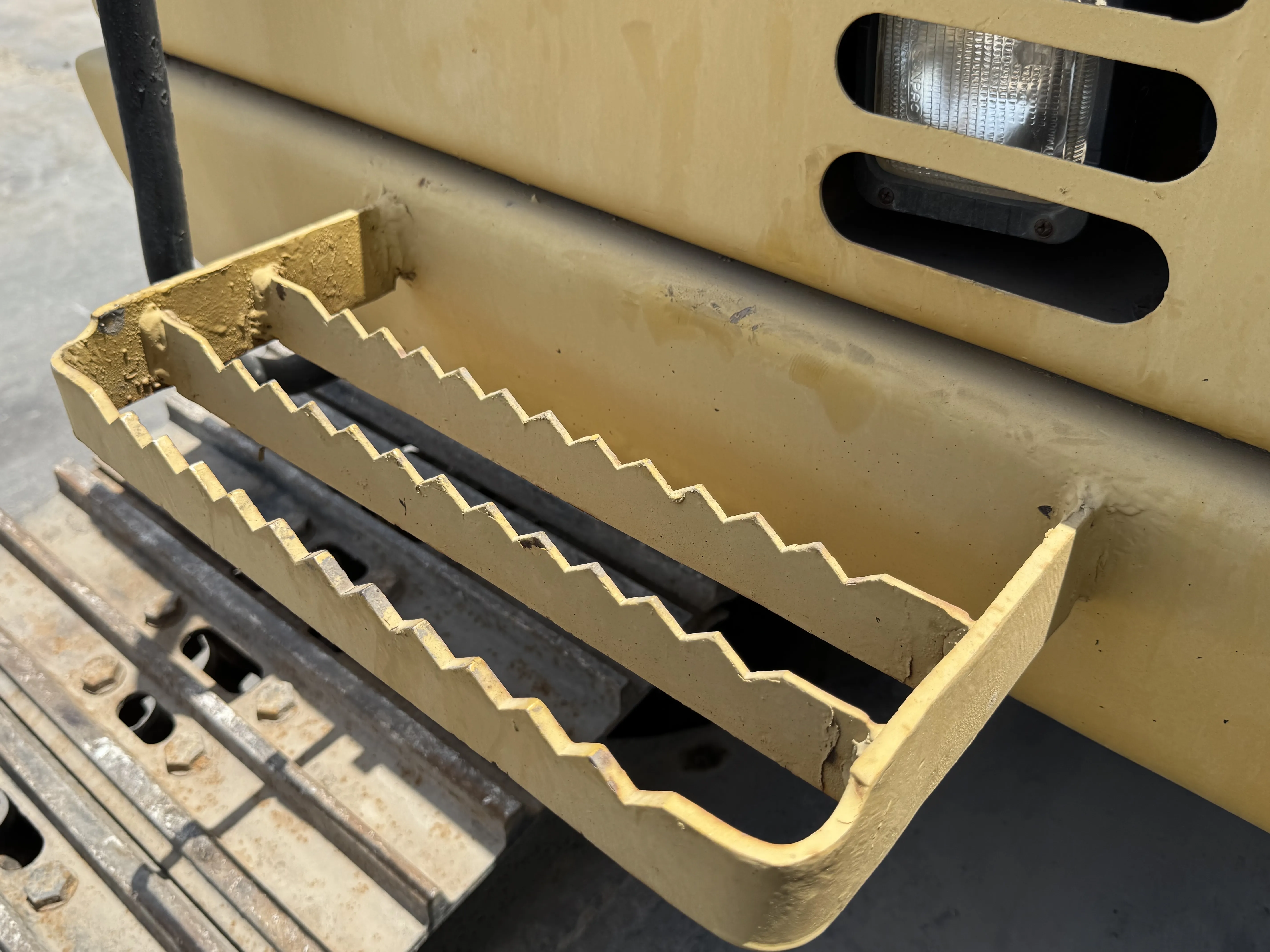 MDX-001-Cat-323D3-medium-excavator-inspection-structure-steps-ladders-4