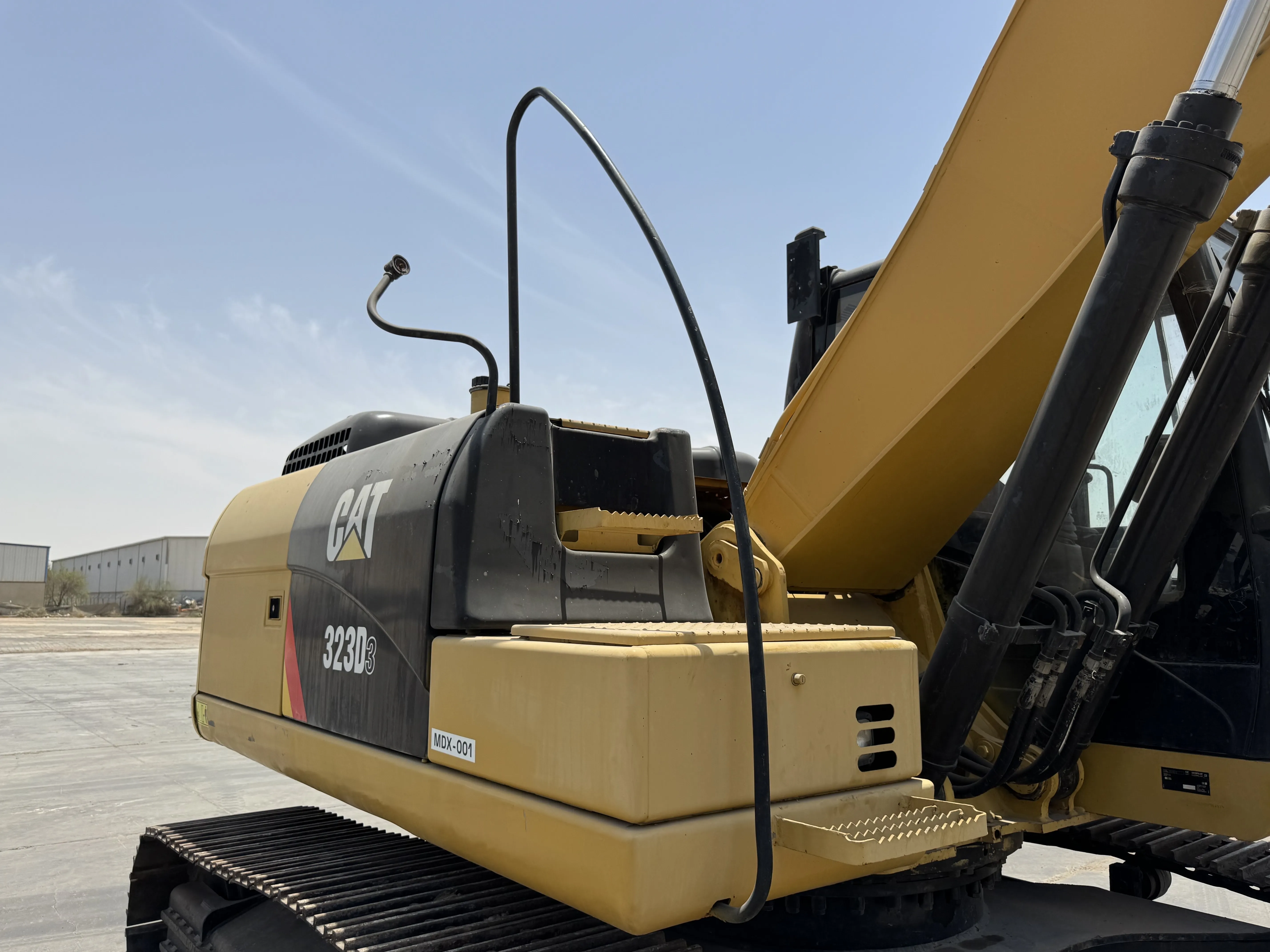 MDX-001-Cat-323D3-medium-excavator-inspection-structure-handrails-1