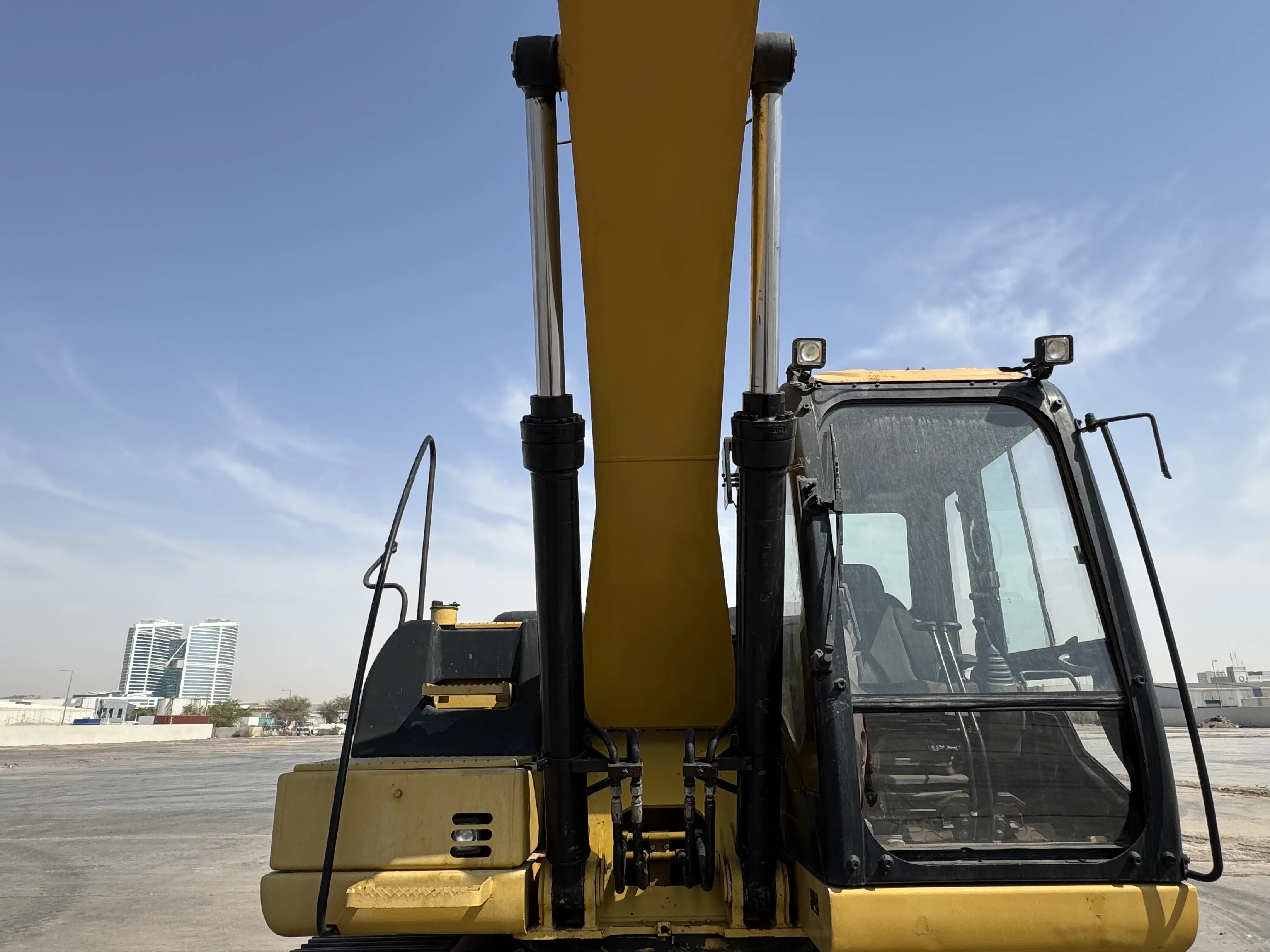 MDX-001-Cat-323D3-medium-excavator-inspection-hydraulics-boom-lift-cylinder-1