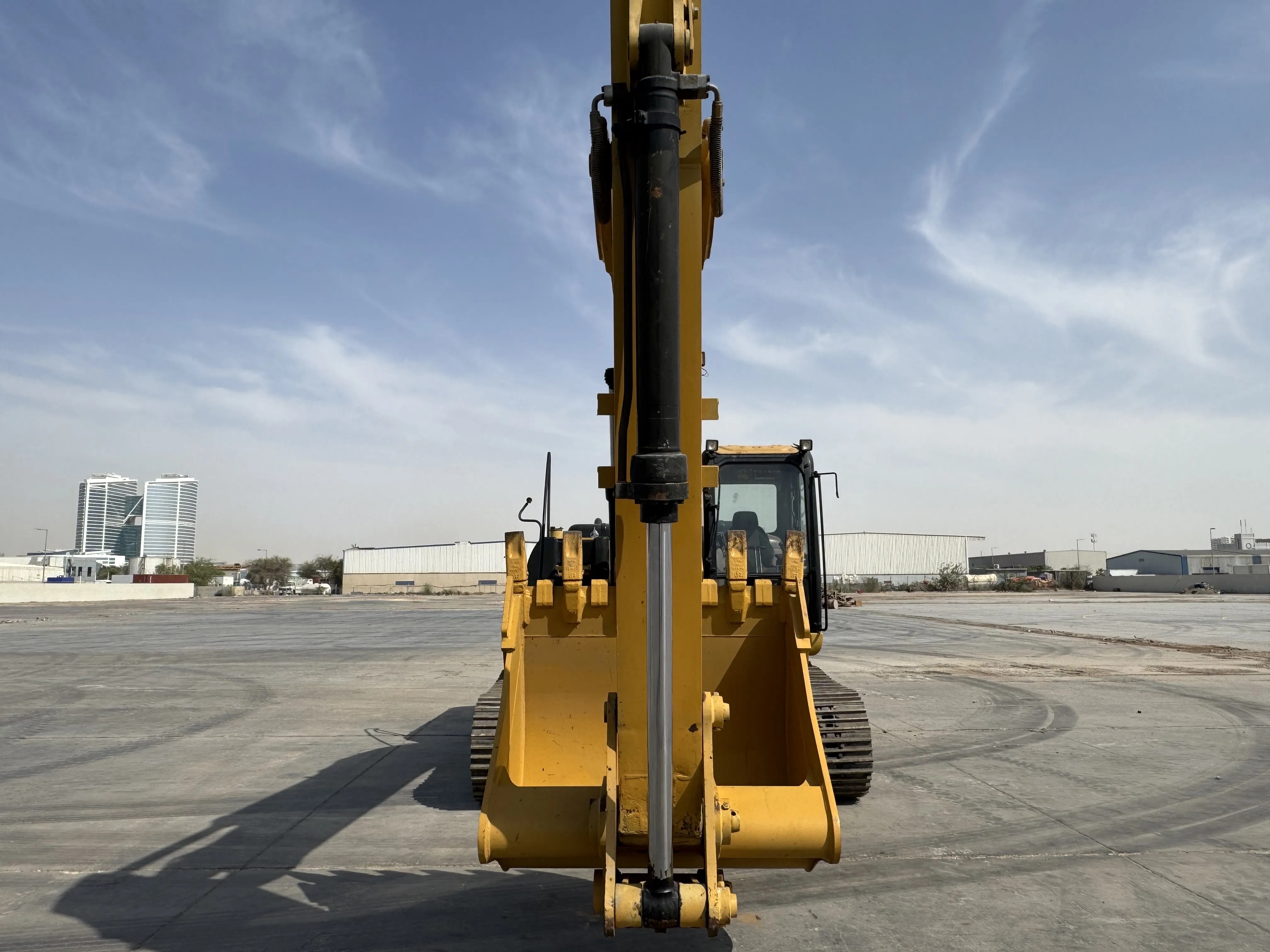 MDX-001-Cat-323D3-medium-excavator-inspection-hydraulics-bucket-cylinder-2