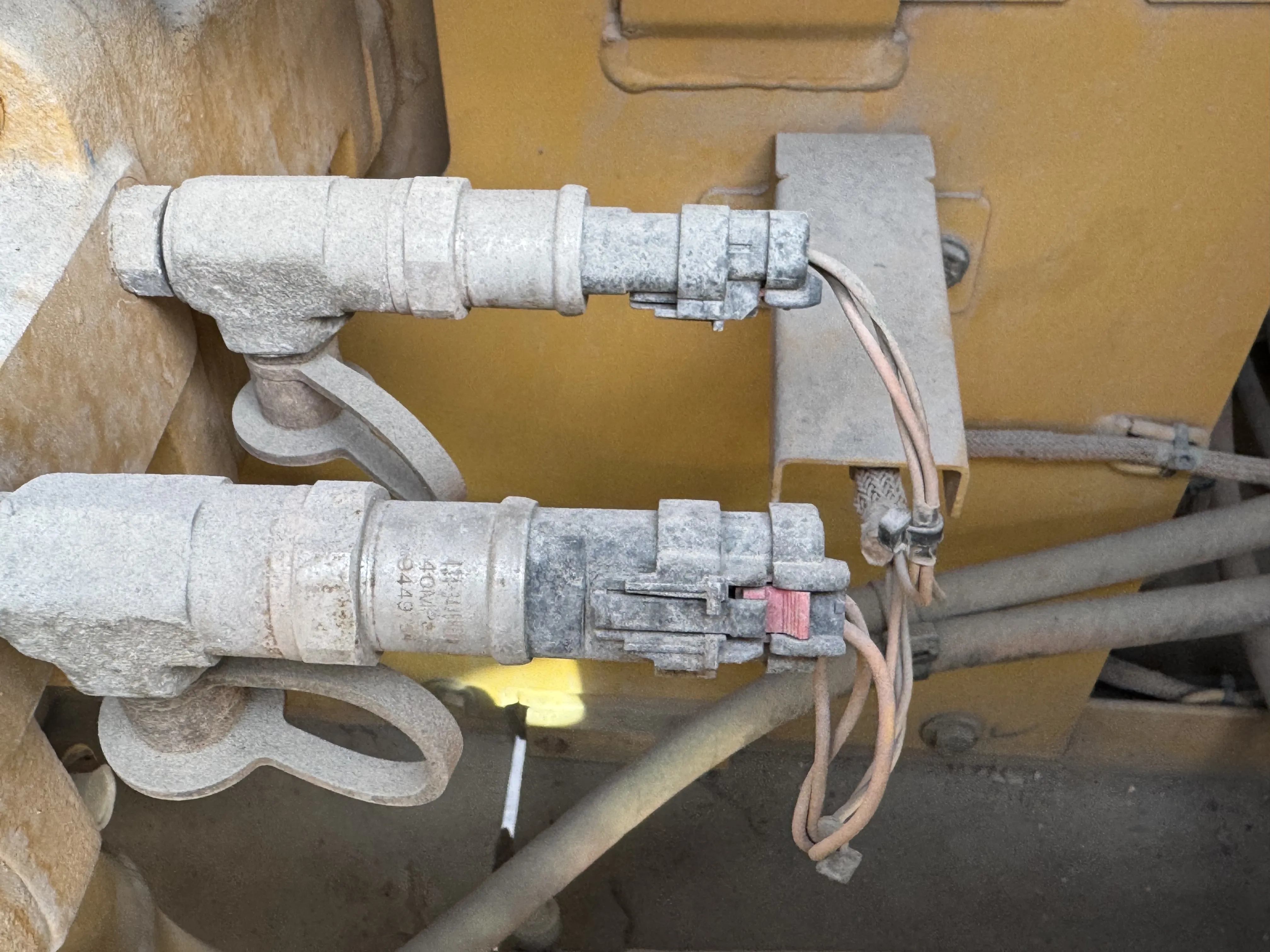 MDX-001-Cat-323D3-medium-excavator-inspection-hydraulics-wiring-harness-1