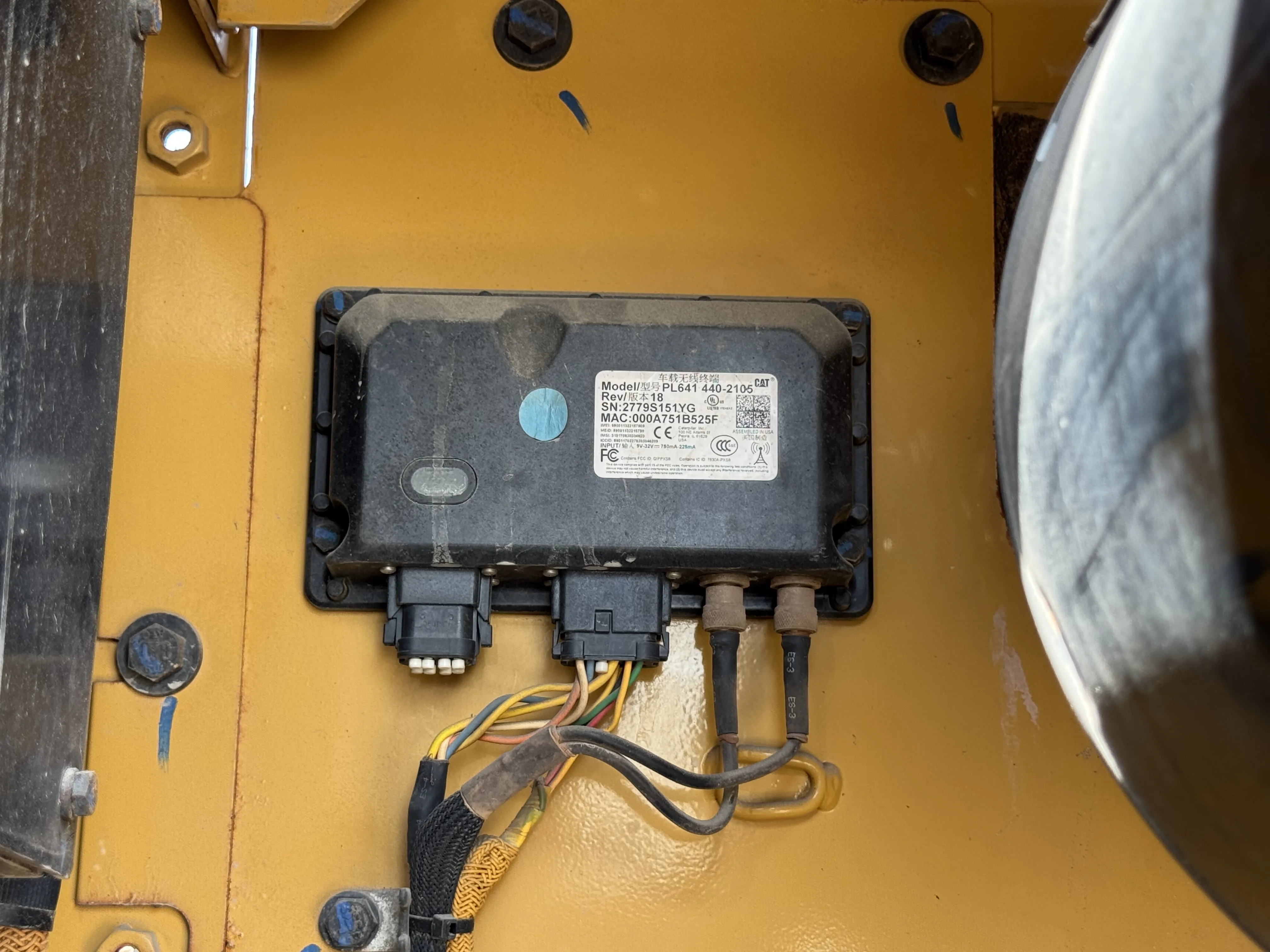 MDX-001-Cat-323D3-medium-excavator-inspection-electronics-main-harness-1