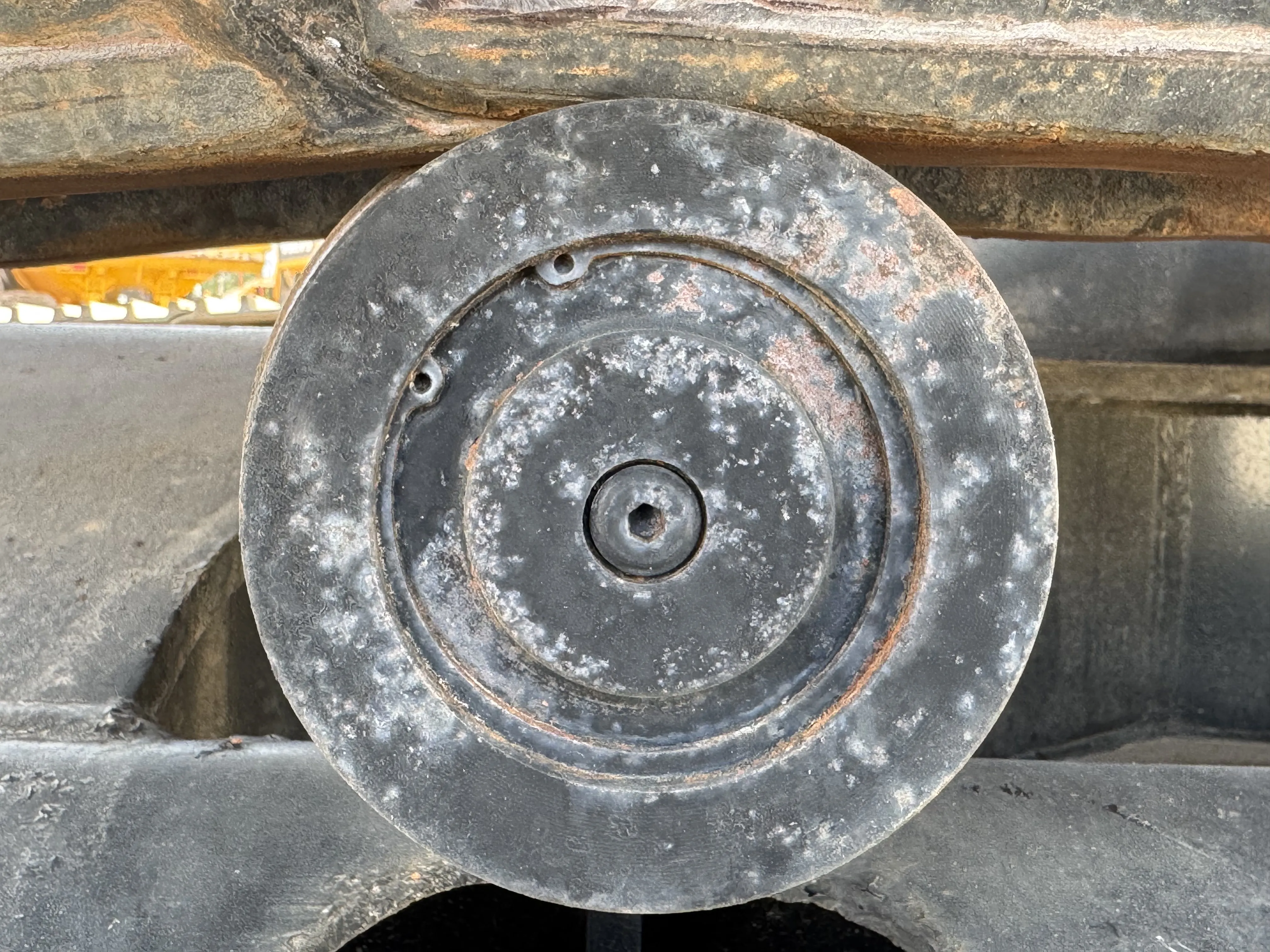 MDX-001-Cat-323D3-medium-excavator-inspection-undercarriage-left-carrier-rollers-2