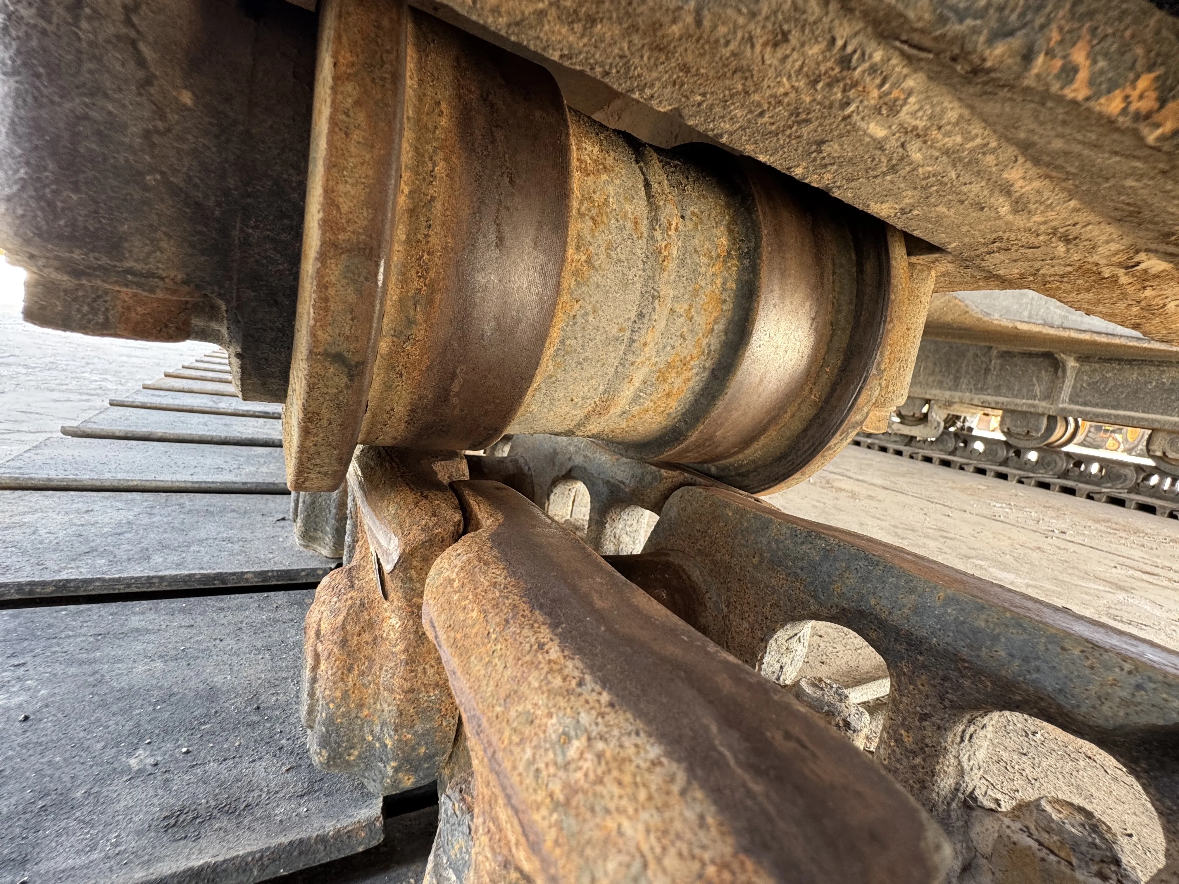 MDX-001-Cat-323D3-medium-excavator-inspection-undercarriage-left-track-rollers-1