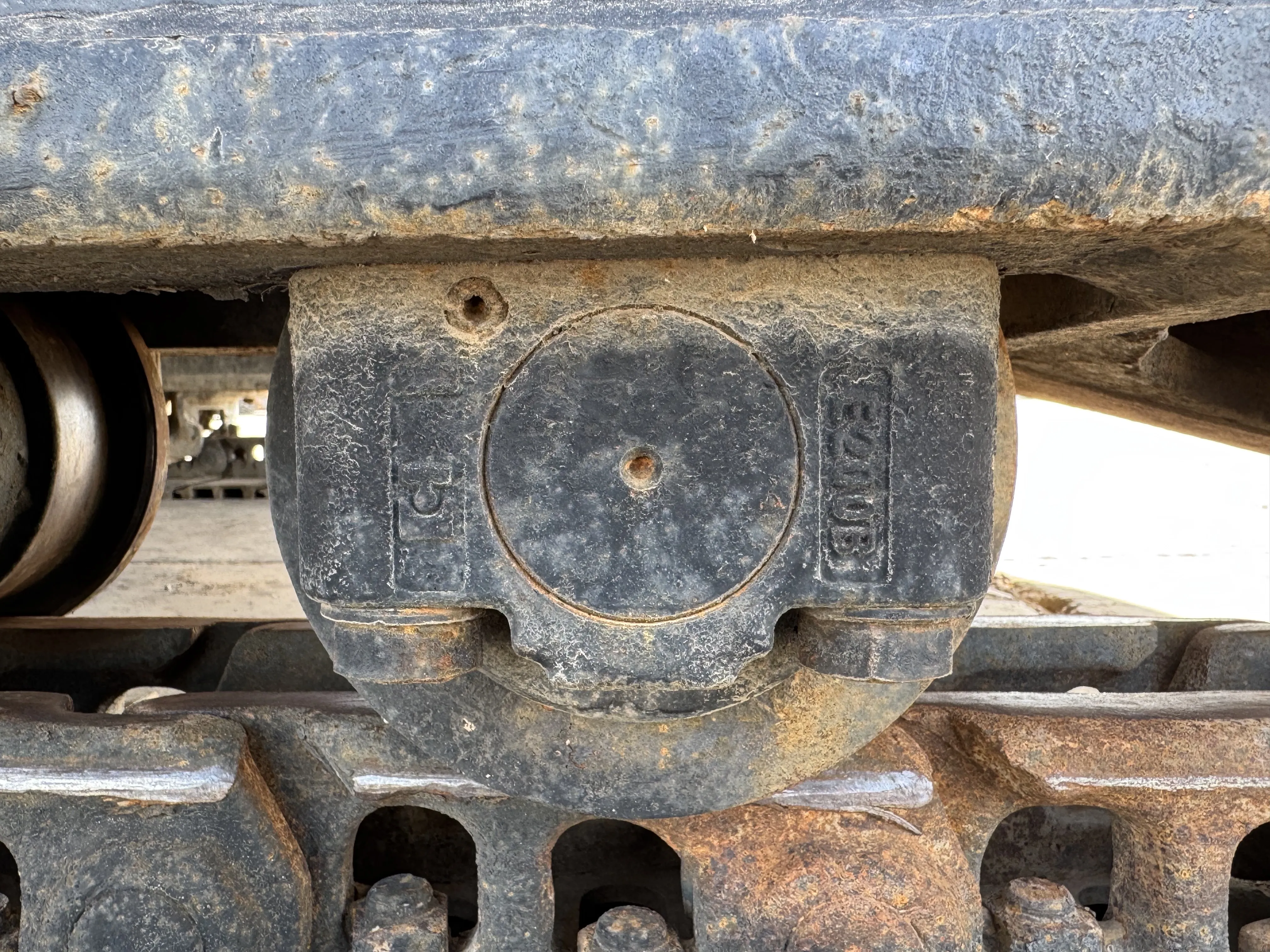 MDX-001-Cat-323D3-medium-excavator-inspection-undercarriage-left-track-rollers-4