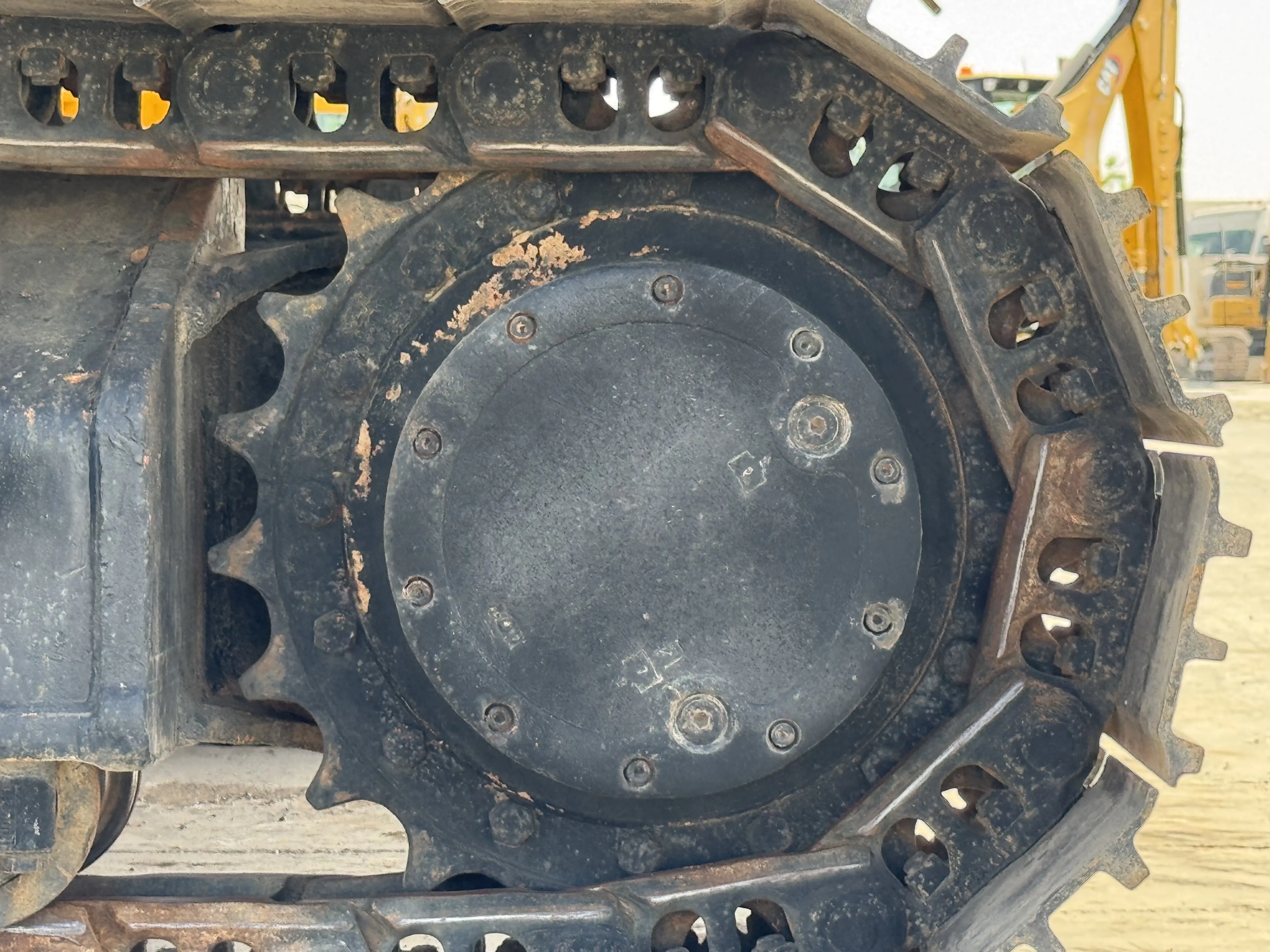 MDX-001-Cat-323D3-medium-excavator-inspection-undercarriage-left-sprocket-1