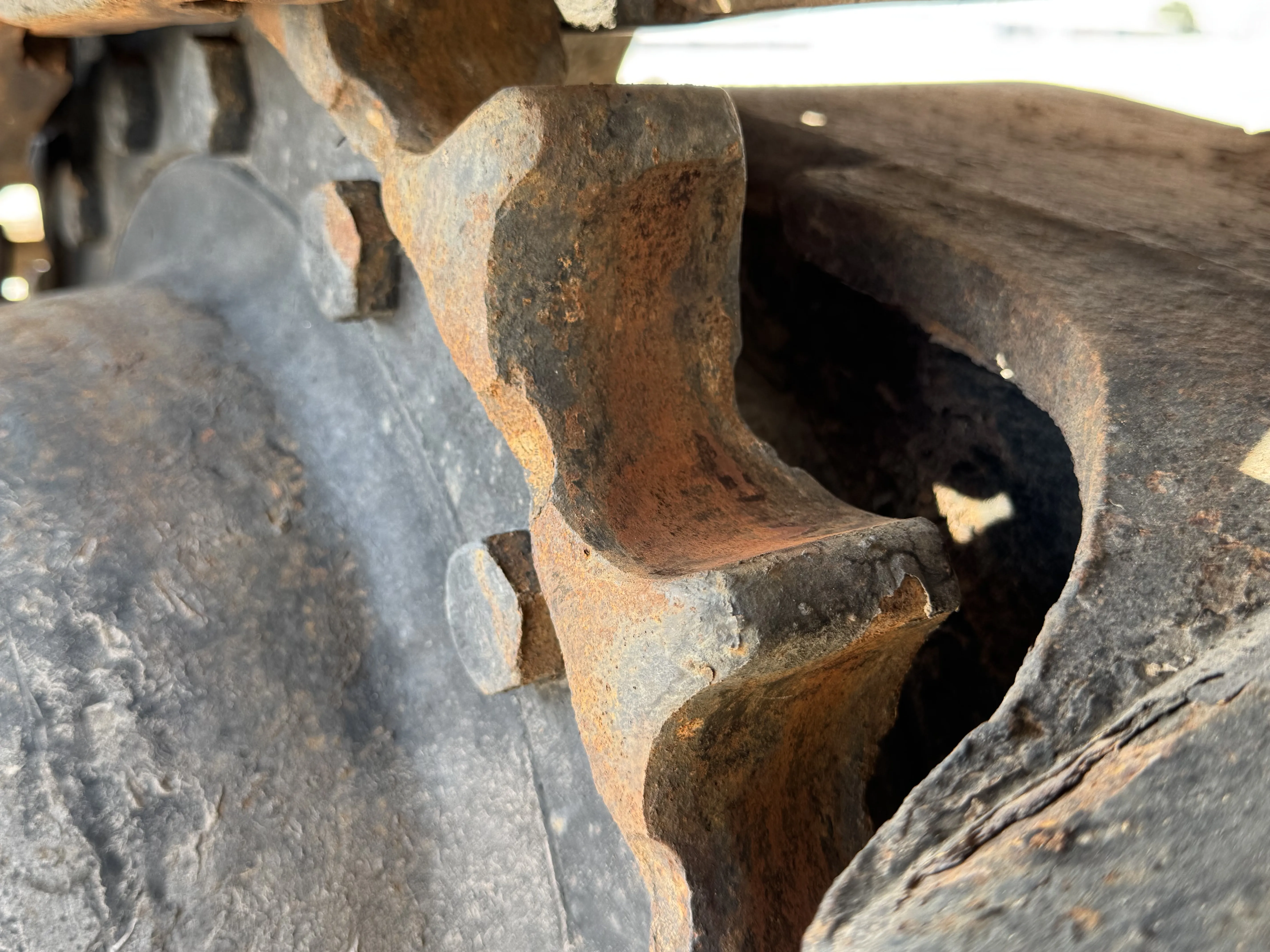 MDX-001-Cat-323D3-medium-excavator-inspection-undercarriage-right-sprocket-2