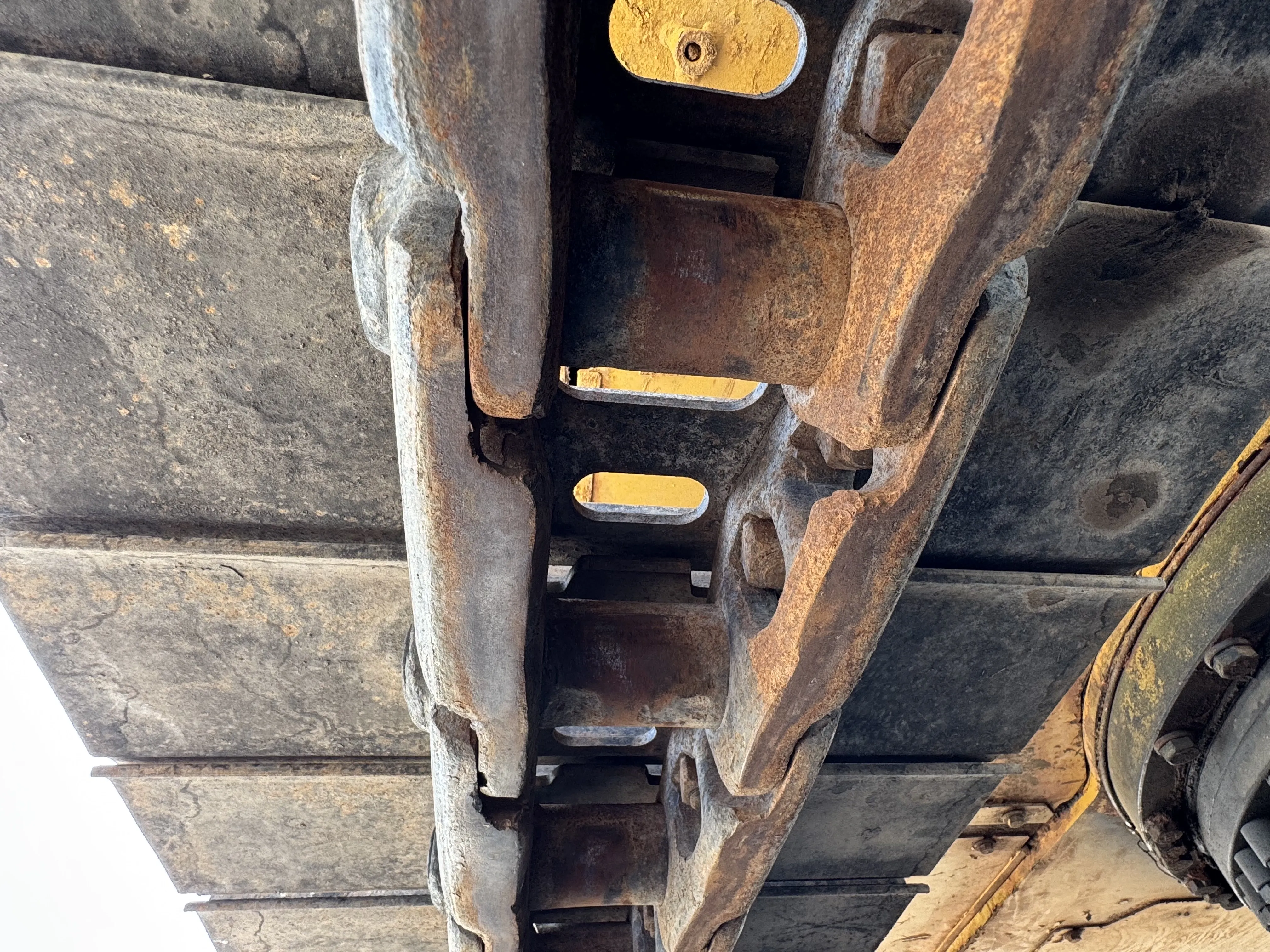 MDX-001-Cat-323D3-medium-excavator-inspection-undercarriage-right-track-chain-2