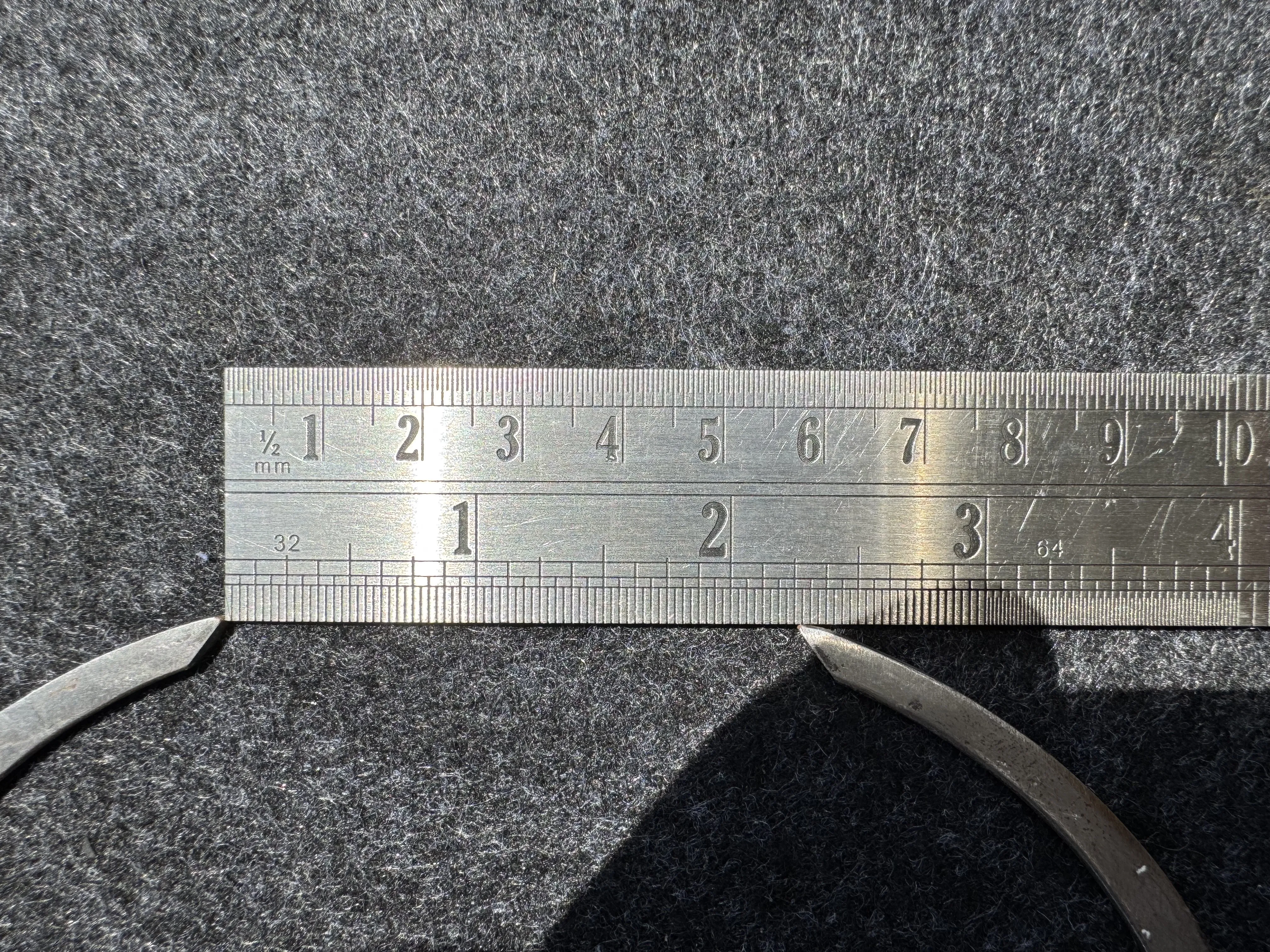 MDX-001-Cat-323D3-medium-excavator-inspection-undercarriage-right-track-chain-3